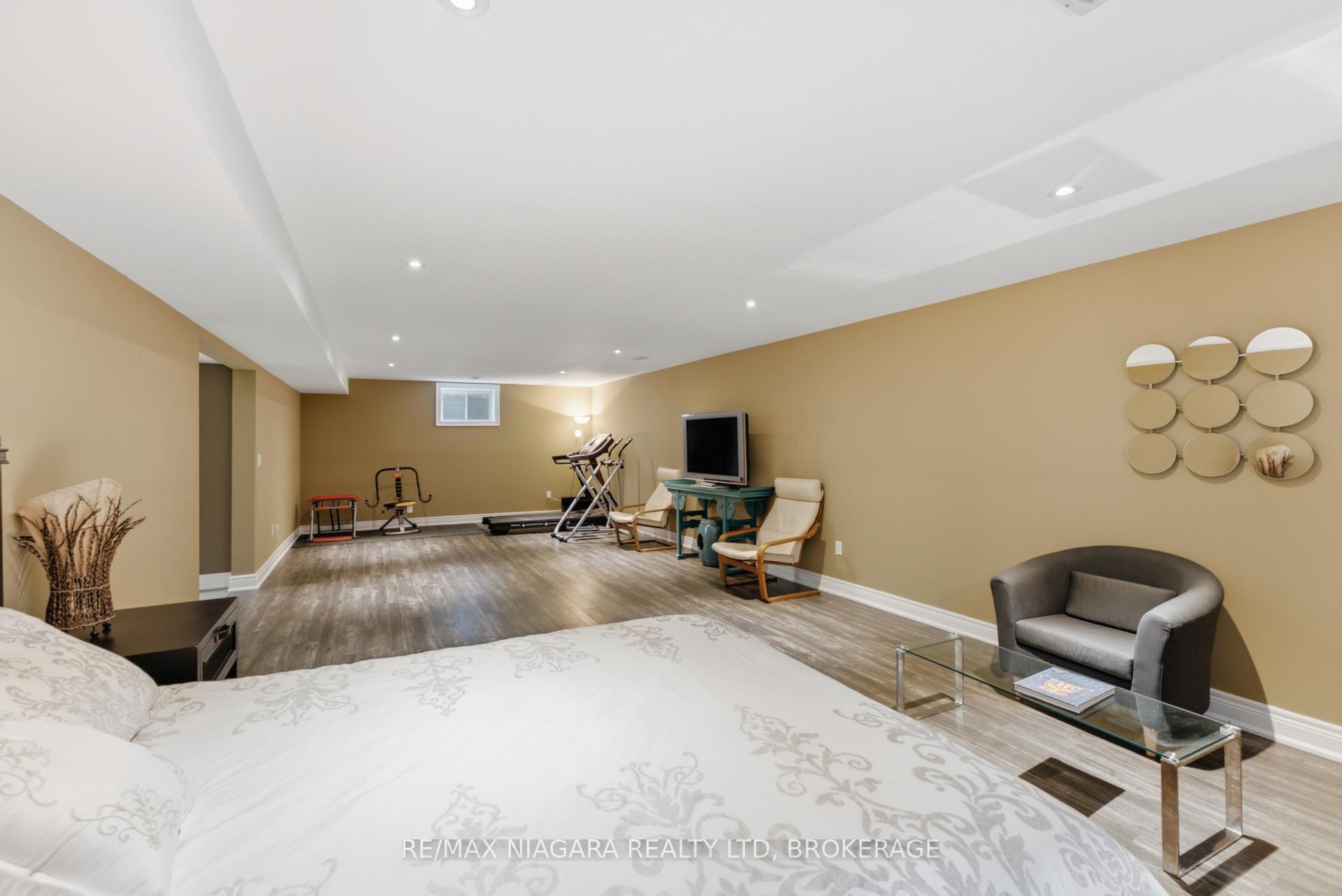 Photo 20 of 9305 Eagle Ridge Drive, Niagara Falls, Forestview — HOMEH