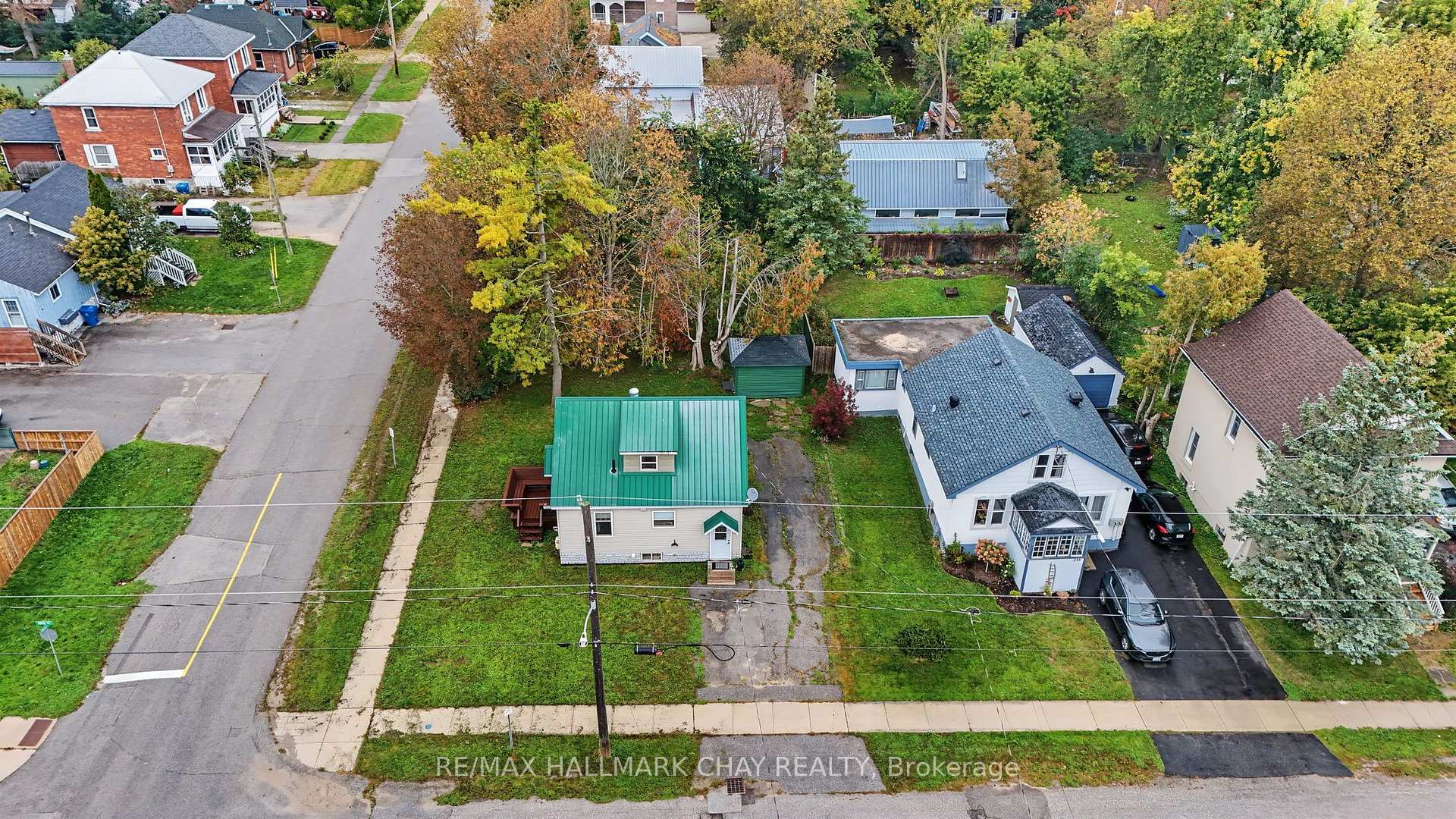 Photo 2 of 70 Douglas Street, Orillia — HOMEH