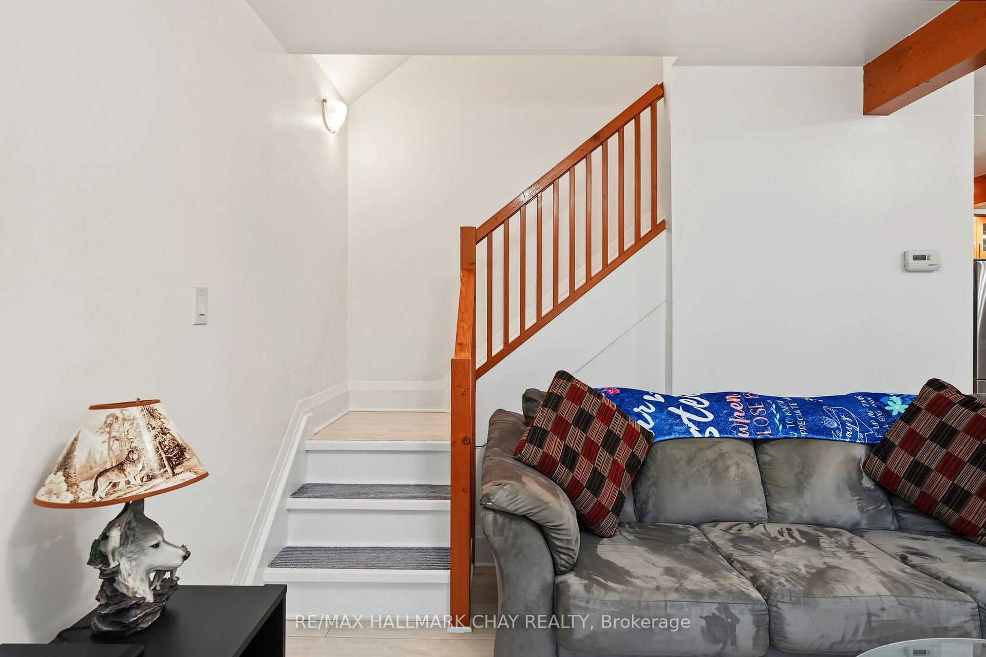 Photo 14 of 70 Douglas Street, Orillia — HOMEH