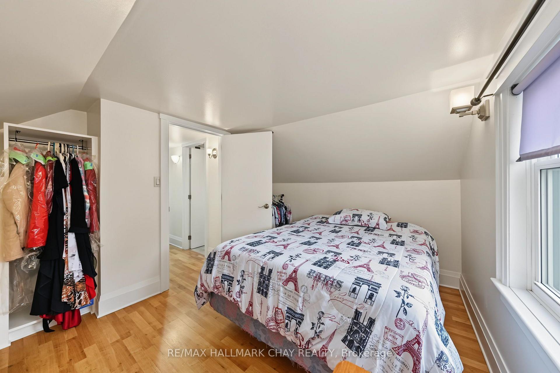 Photo 17 of 70 Douglas Street, Orillia — HOMEH
