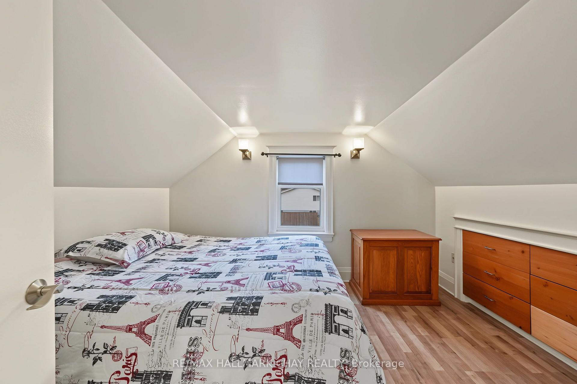 Photo 18 of 70 Douglas Street, Orillia — HOMEH