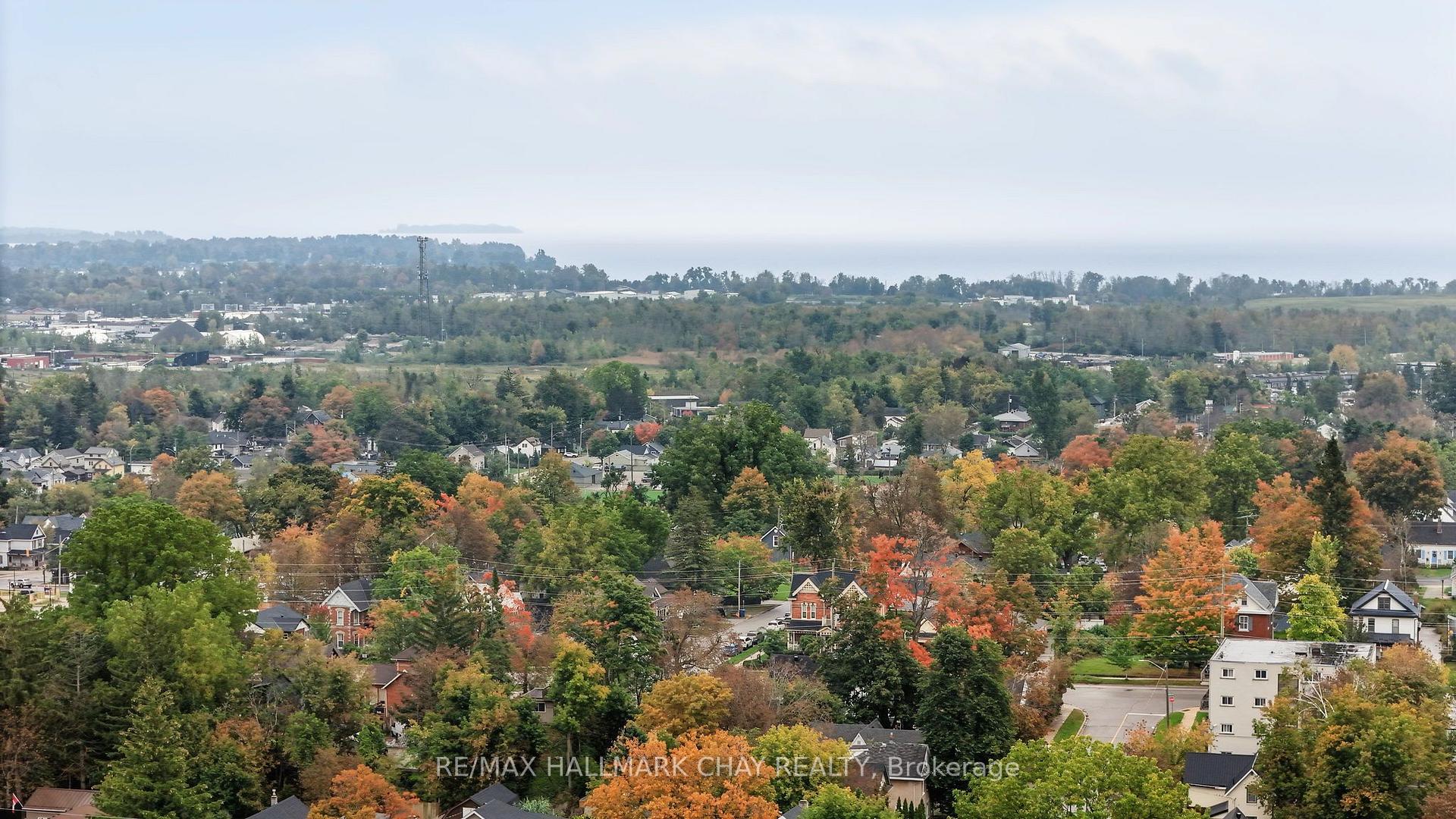 Photo 31 of 70 Douglas Street, Orillia — HOMEH