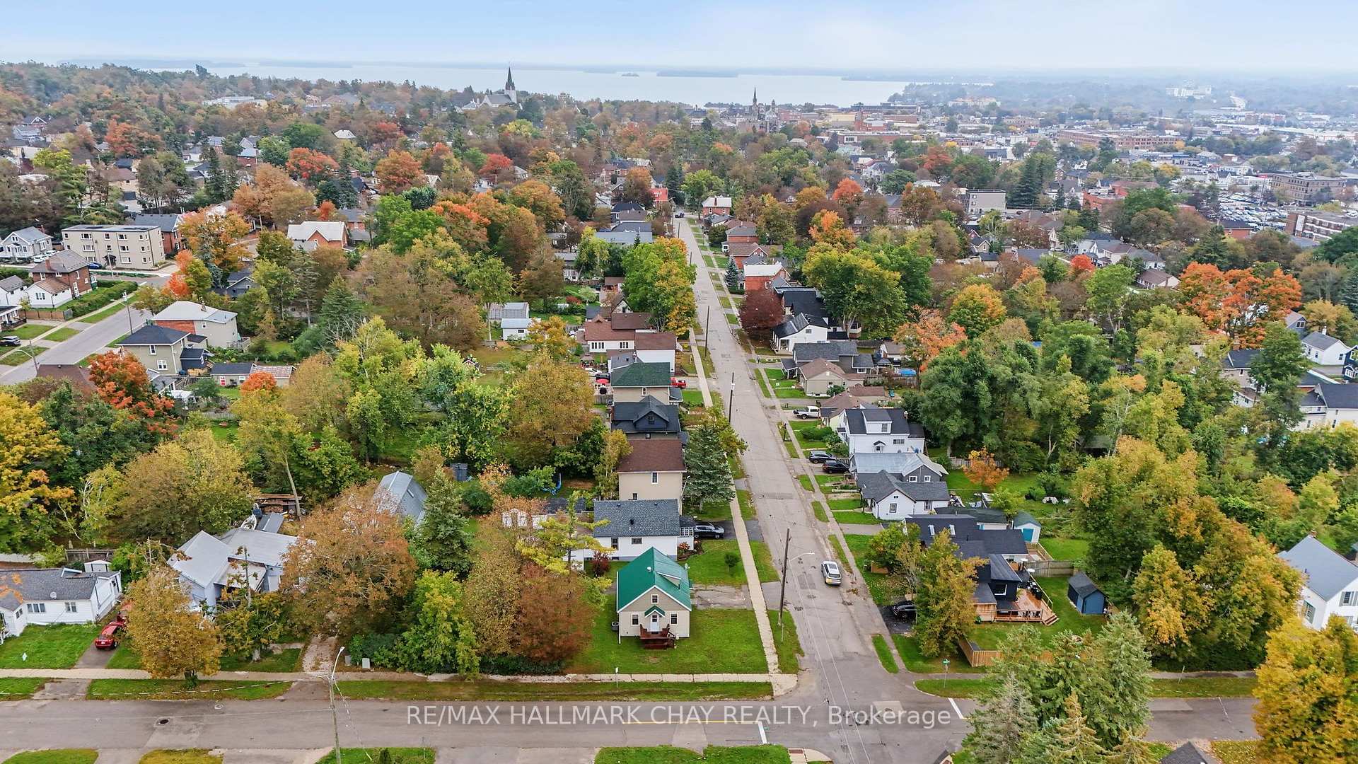 Photo 32 of 70 Douglas Street, Orillia — HOMEH