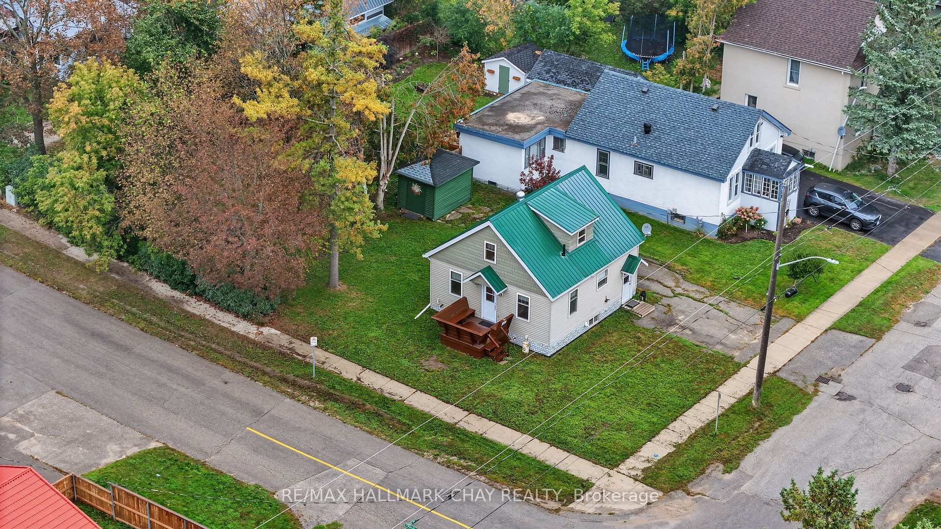 Photo 35 of 70 Douglas Street, Orillia — HOMEH