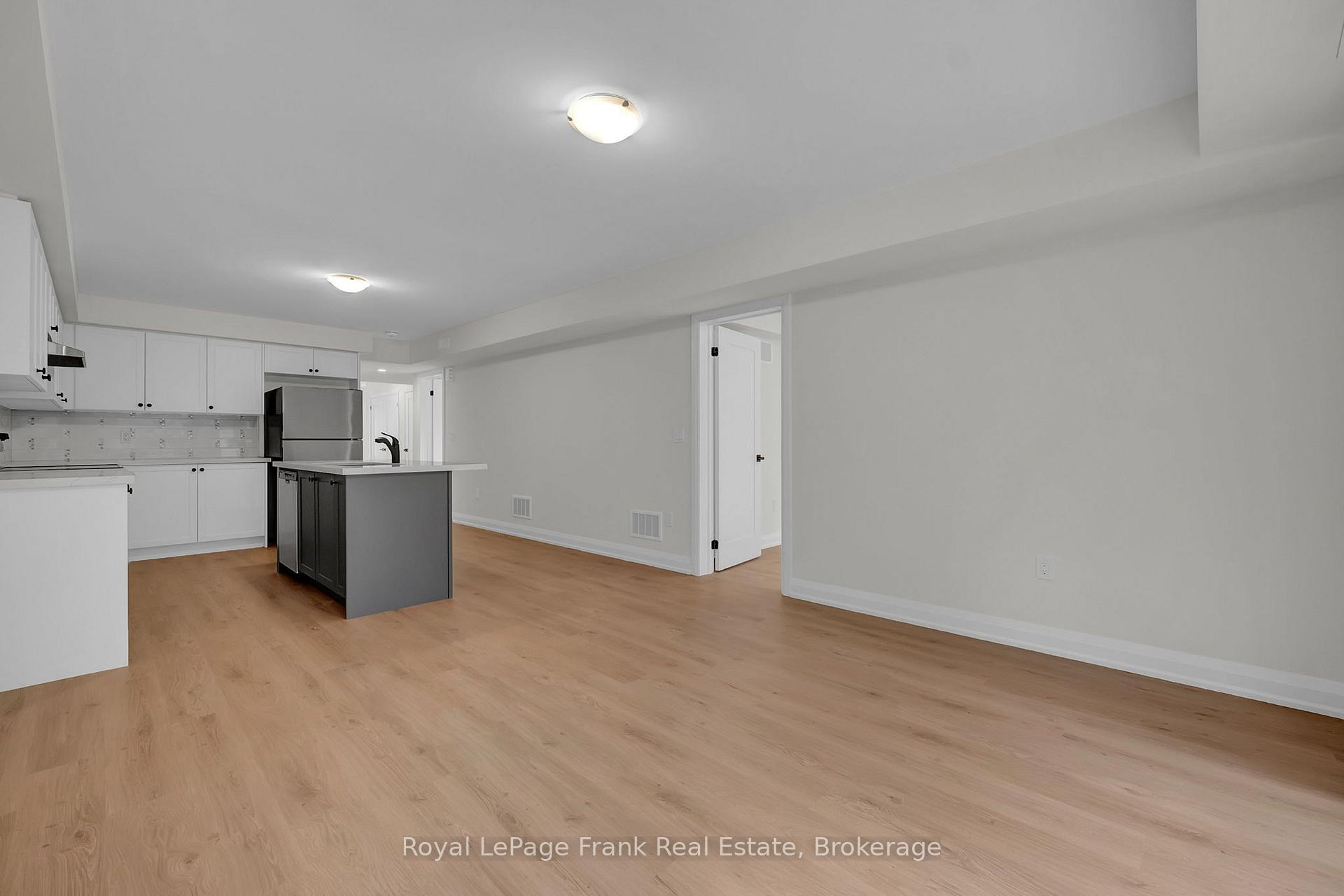 Photo 7 of 321 Anderson Avenue, Oshawa, McLaughlin — HOMEH