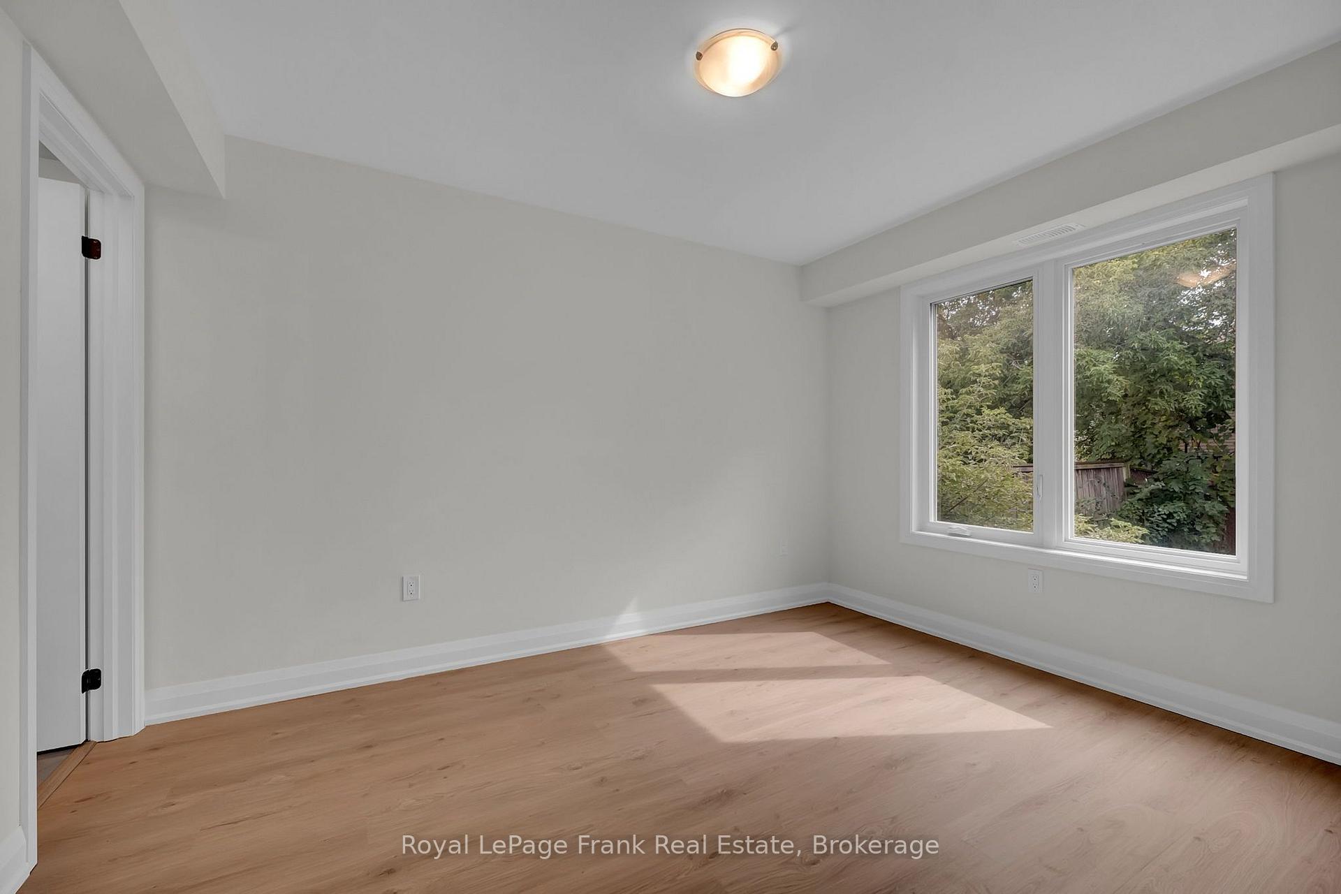 Photo 9 of 321 Anderson Avenue, Oshawa, McLaughlin — HOMEH