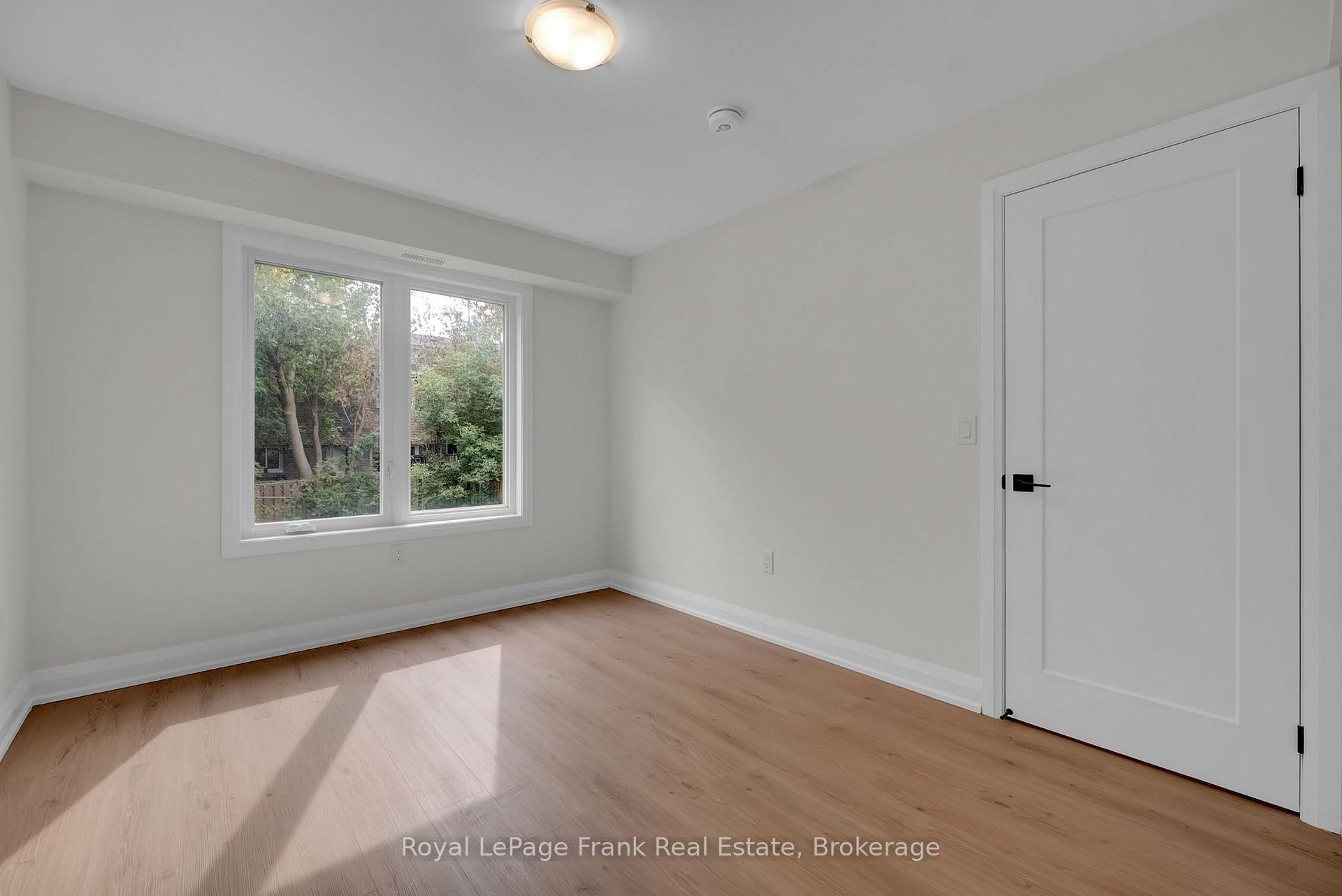Photo 10 of 321 Anderson Avenue, Oshawa, McLaughlin — HOMEH