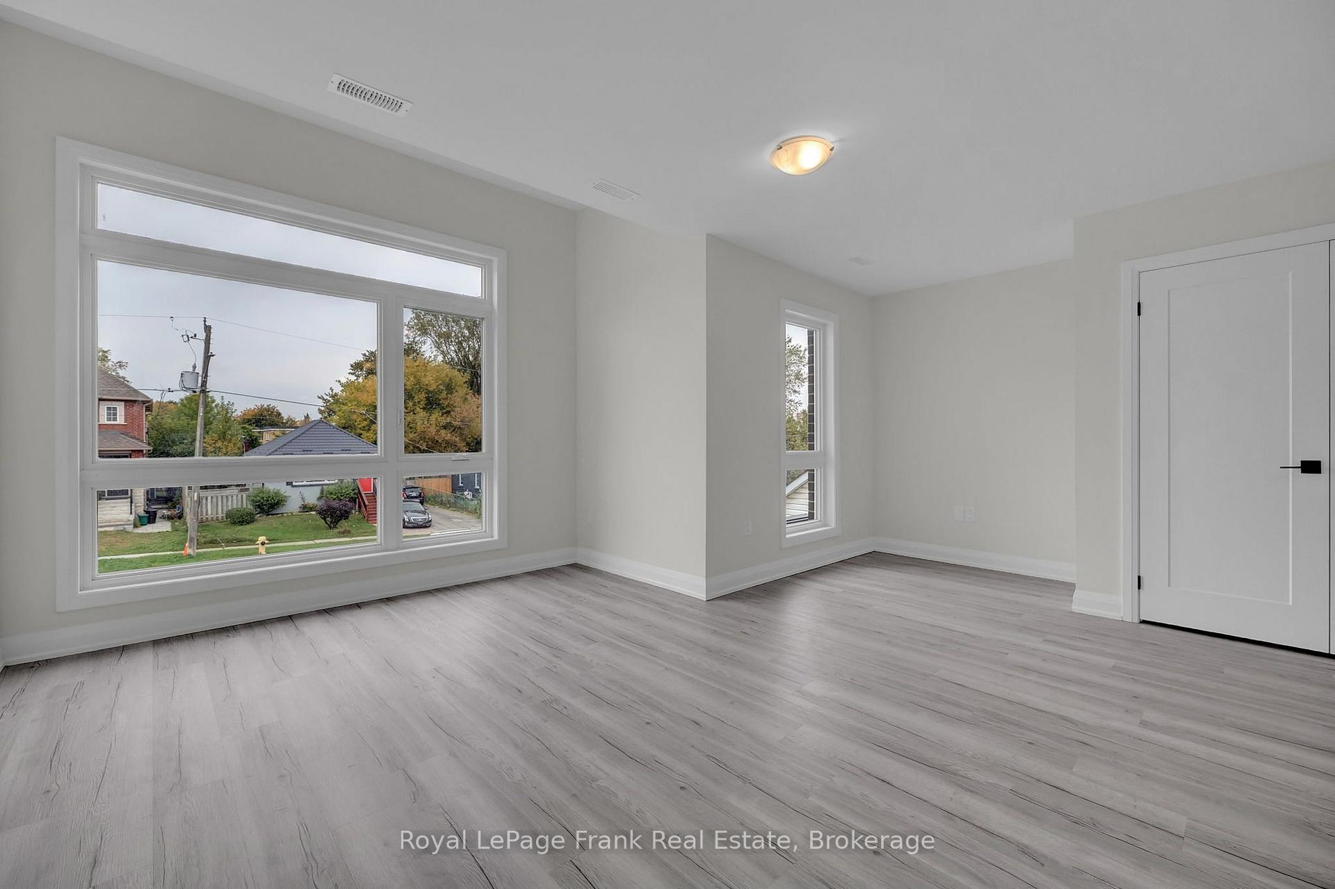 Photo 19 of 321 Anderson Avenue, Oshawa, McLaughlin — HOMEH