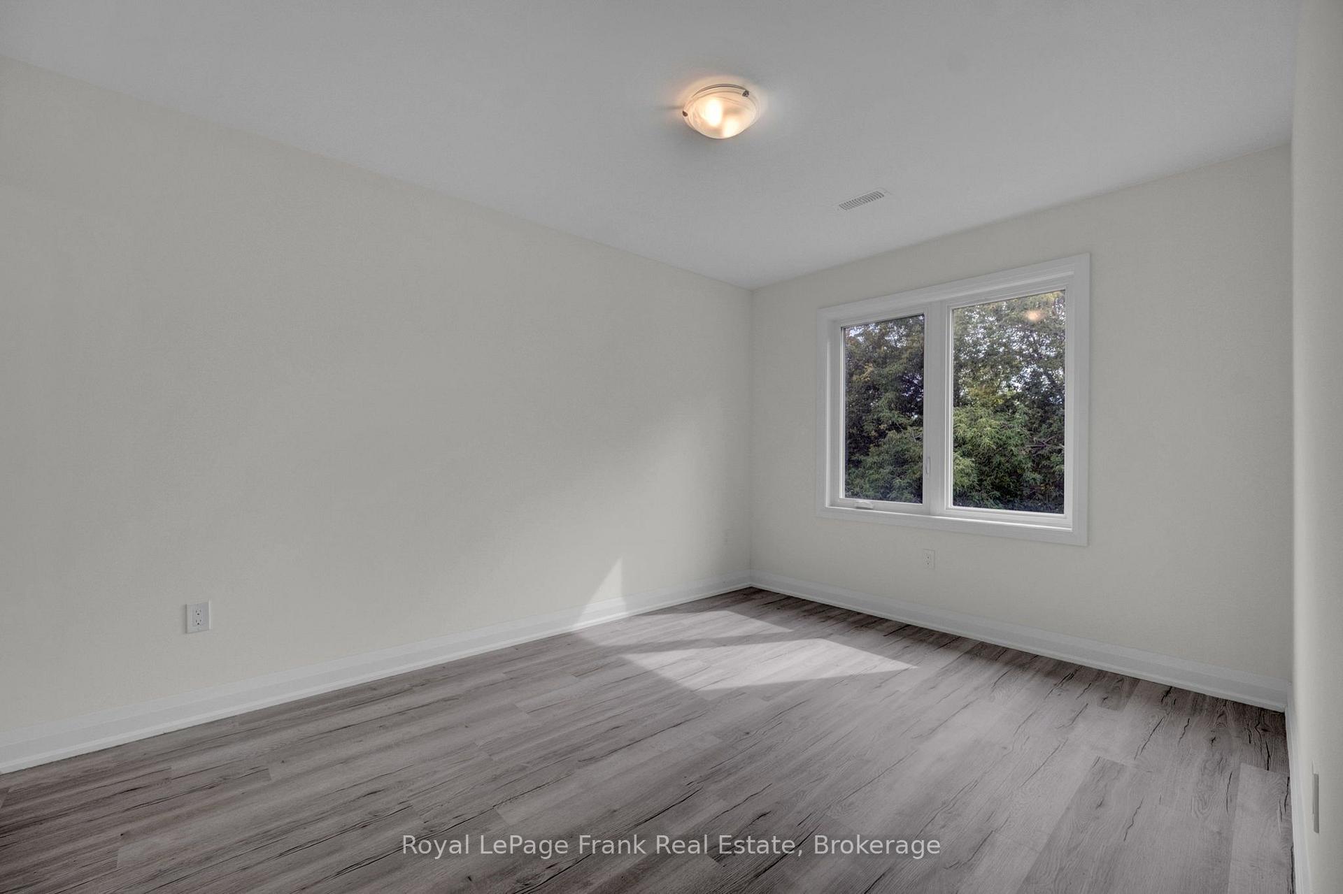Photo 24 of 321 Anderson Avenue, Oshawa, McLaughlin — HOMEH