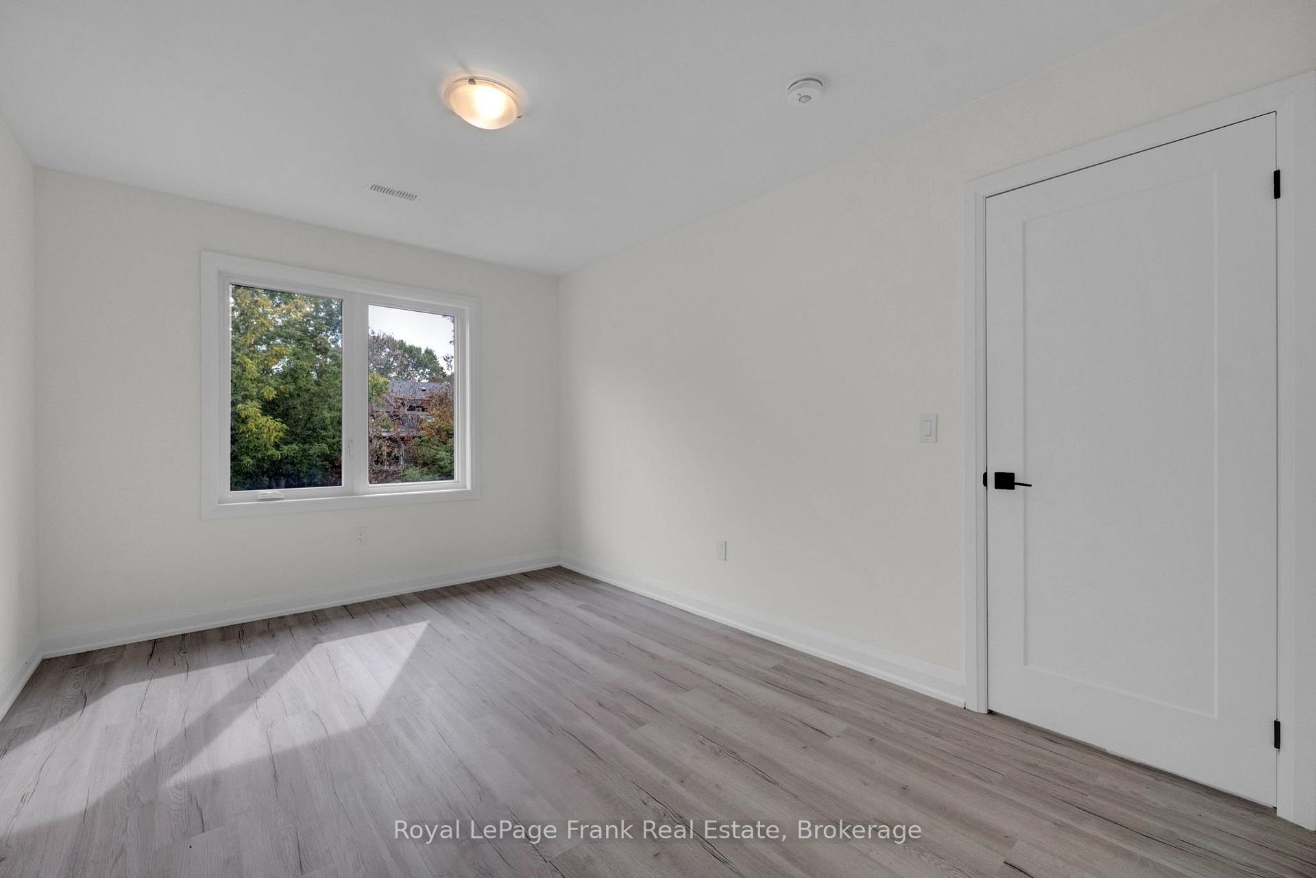Photo 25 of 321 Anderson Avenue, Oshawa, McLaughlin — HOMEH