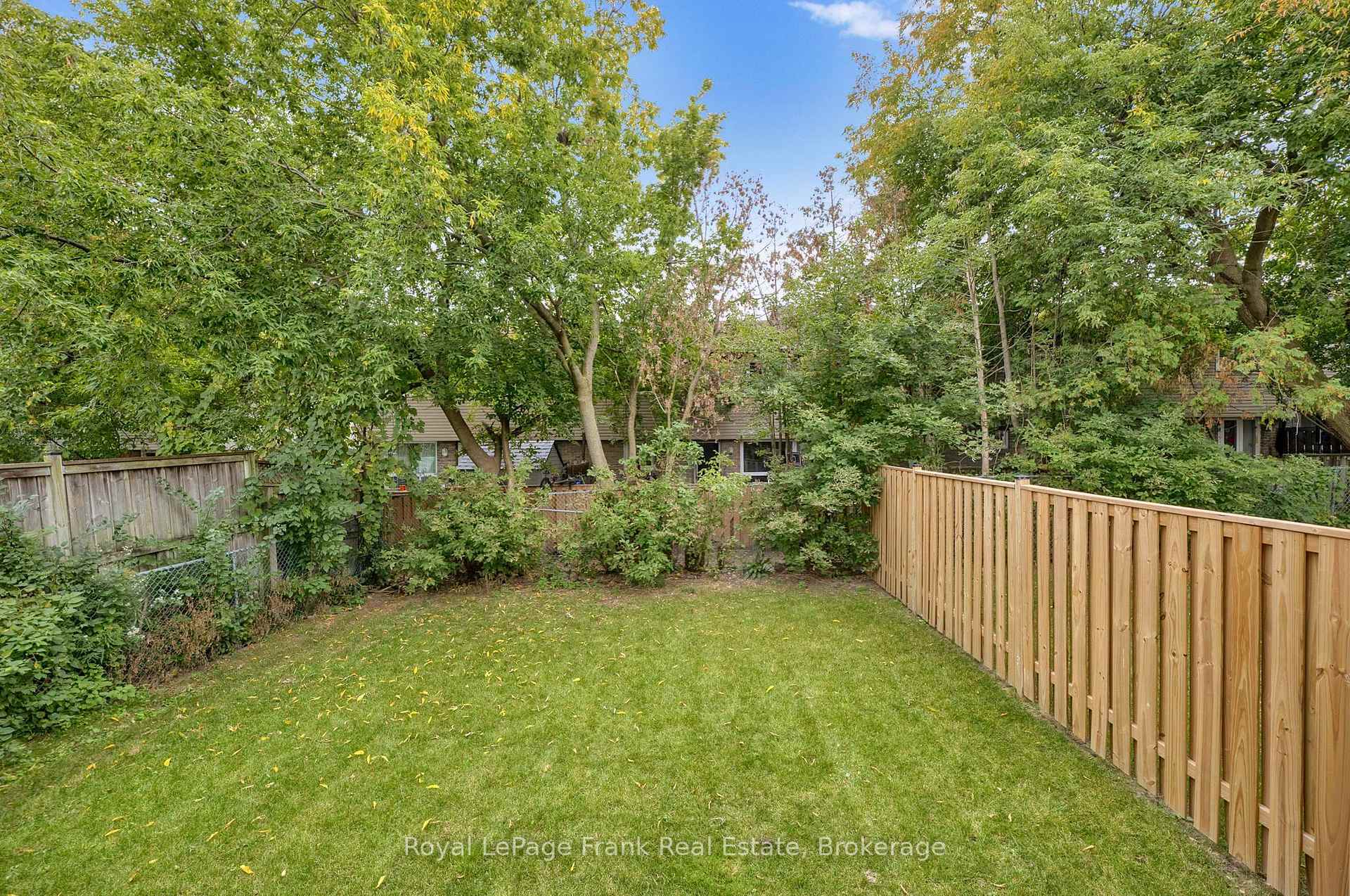 Photo 33 of 321 Anderson Avenue, Oshawa, McLaughlin — HOMEH