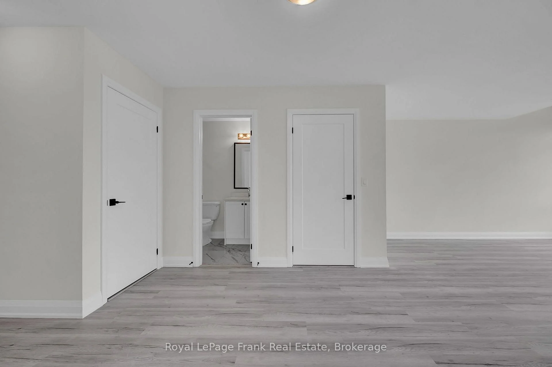 Photo 16 of 321 Anderson Avenue, Oshawa, McLaughlin — HOMEH