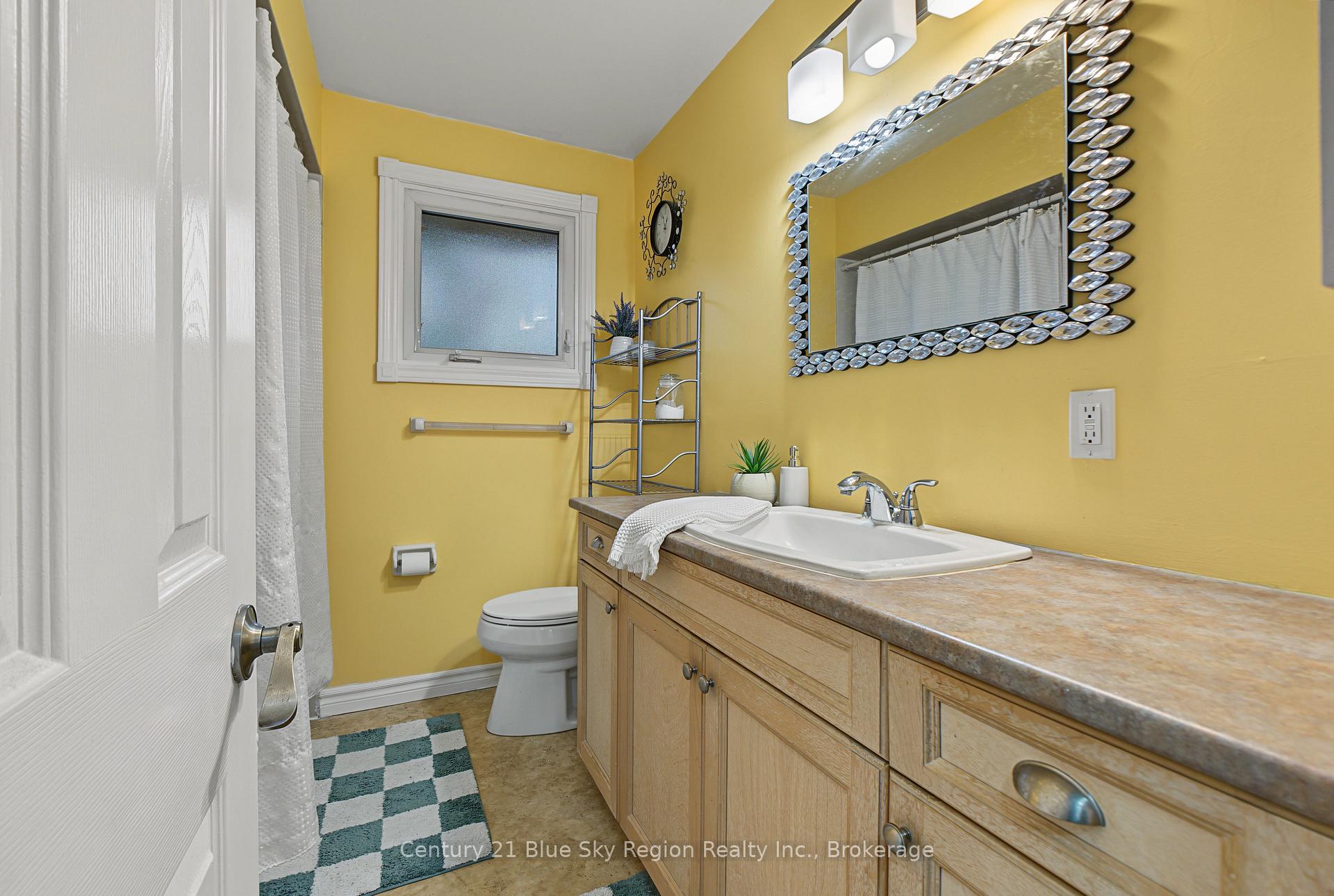 Photo 35 of 267 Barber Avenue, North Bay, Birchaven — HOMEH