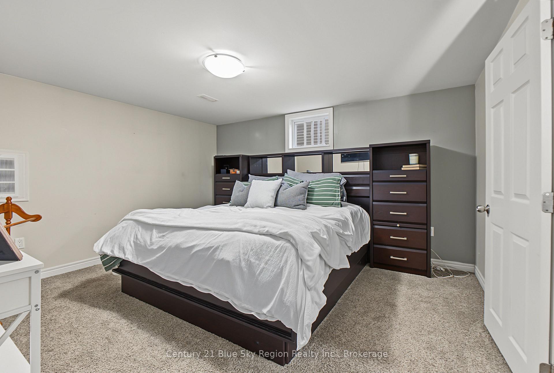 Photo 53 of 267 Barber Avenue, North Bay, Birchaven — HOMEH