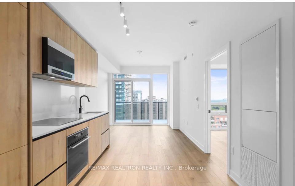 Photo 5 of Unit 1008, 117 Broadway Avenue, Toronto, Mount Pleasant West — HOMEH