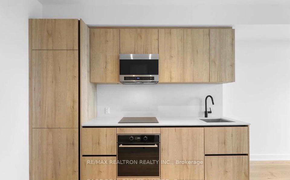 Photo 6 of Unit 1008, 117 Broadway Avenue, Toronto, Mount Pleasant West — HOMEH