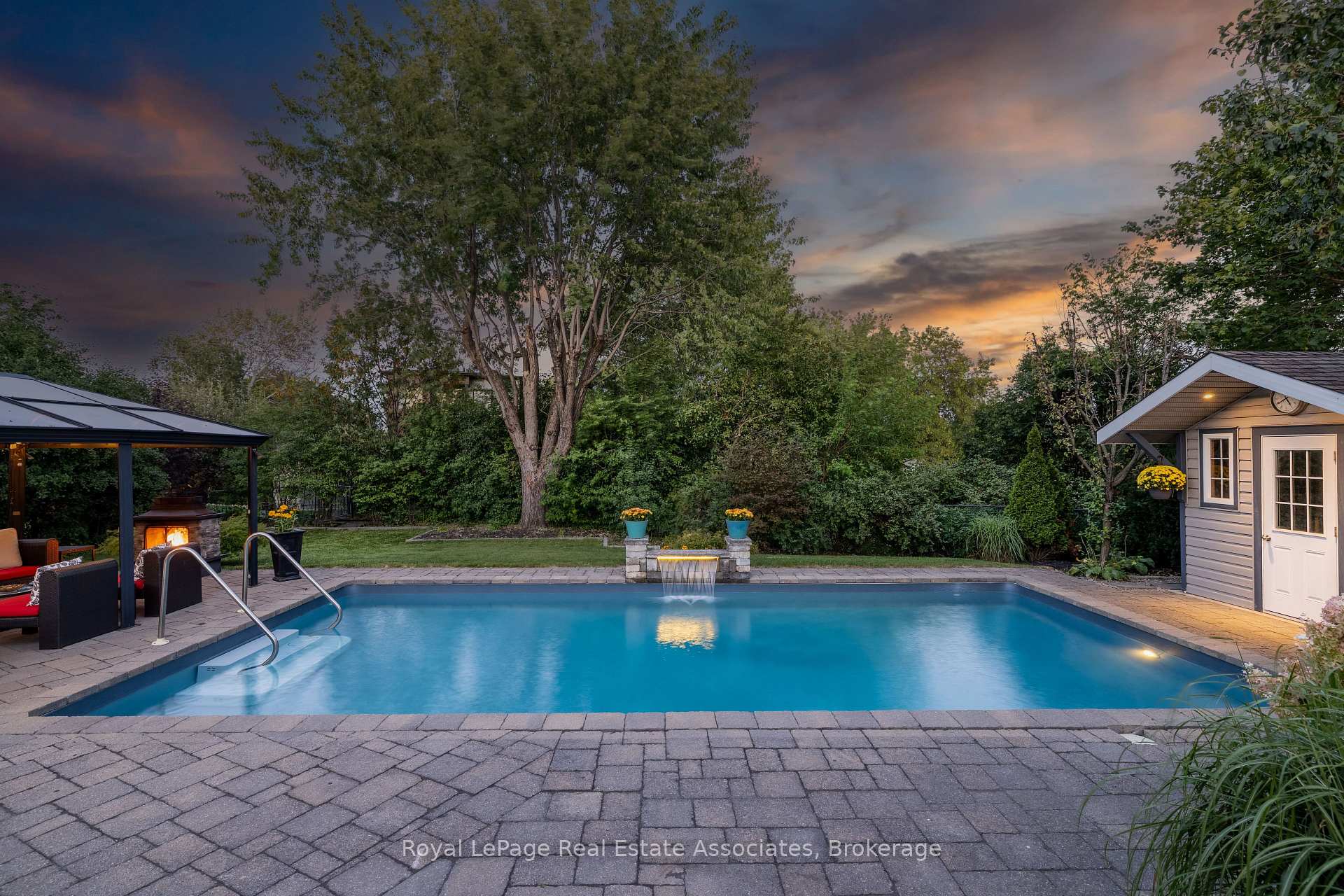 Photo 3 of 829 Willow Avenue, Milton, Dorset Park — HOMEH