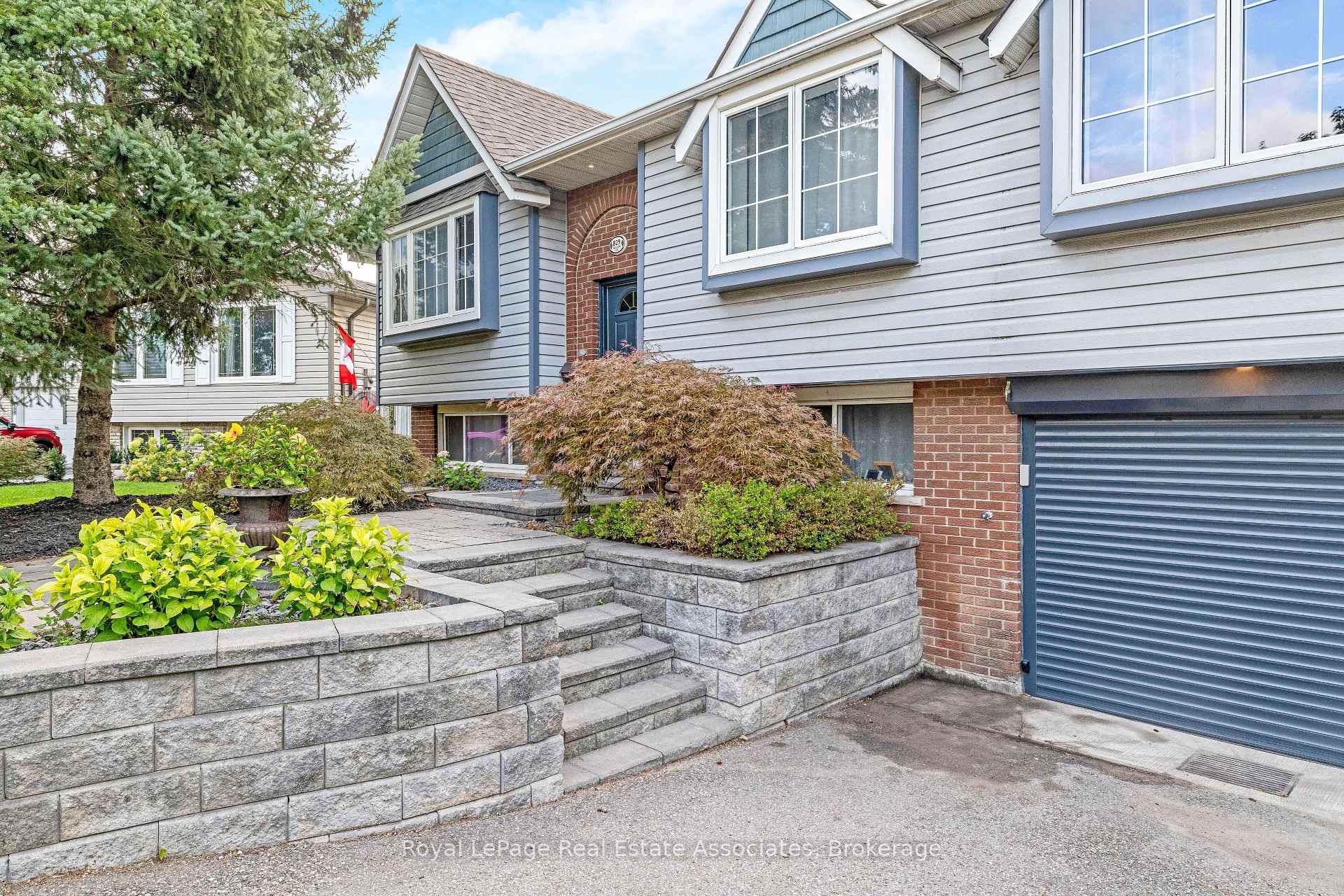 Photo 6 of 829 Willow Avenue, Milton, Dorset Park — HOMEH