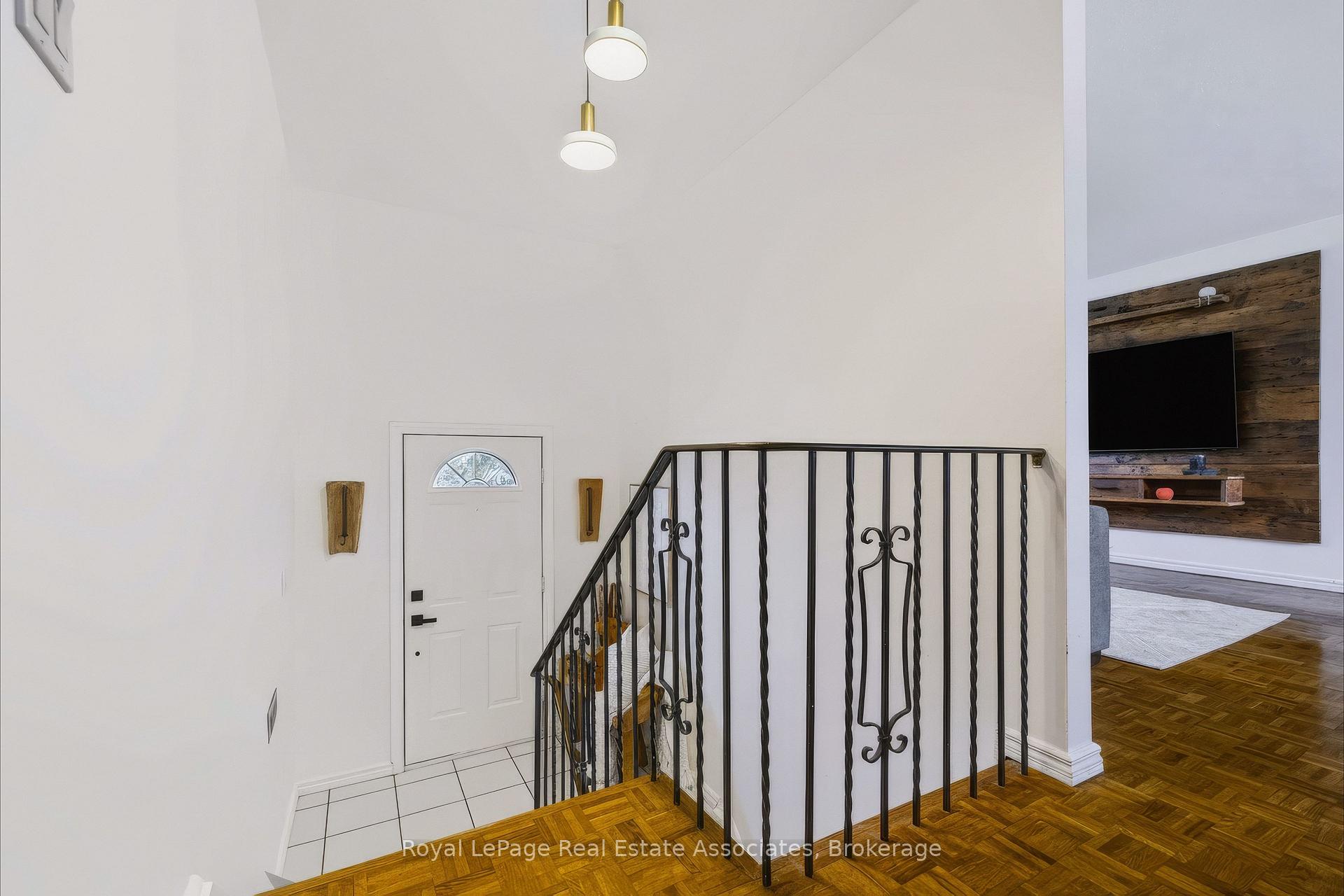 Photo 9 of 829 Willow Avenue, Milton, Dorset Park — HOMEH