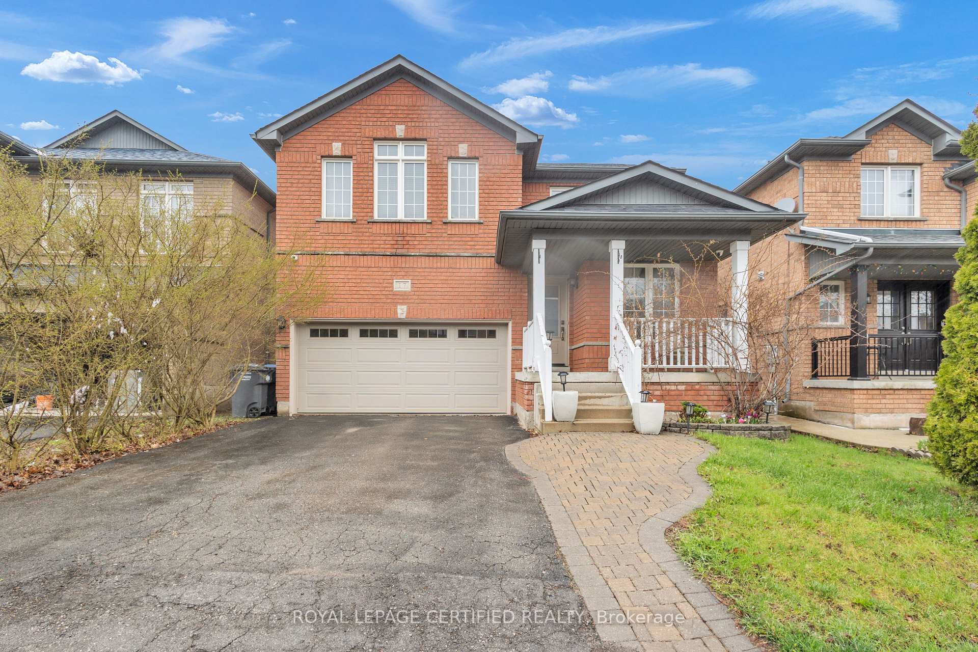 Photo 1 of 17 Chestermere Crescent, Brampton, Fletcher's Meadow — HOMEH