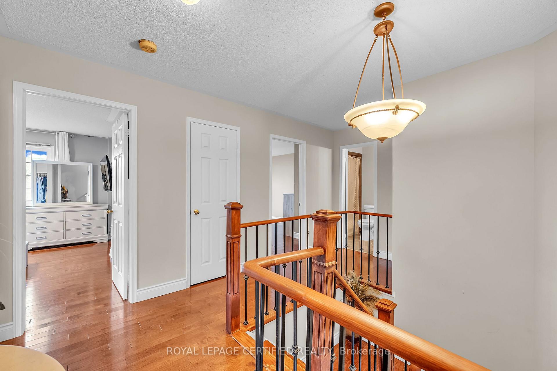 Photo 13 of 17 Chestermere Crescent, Brampton, Fletcher's Meadow — HOMEH