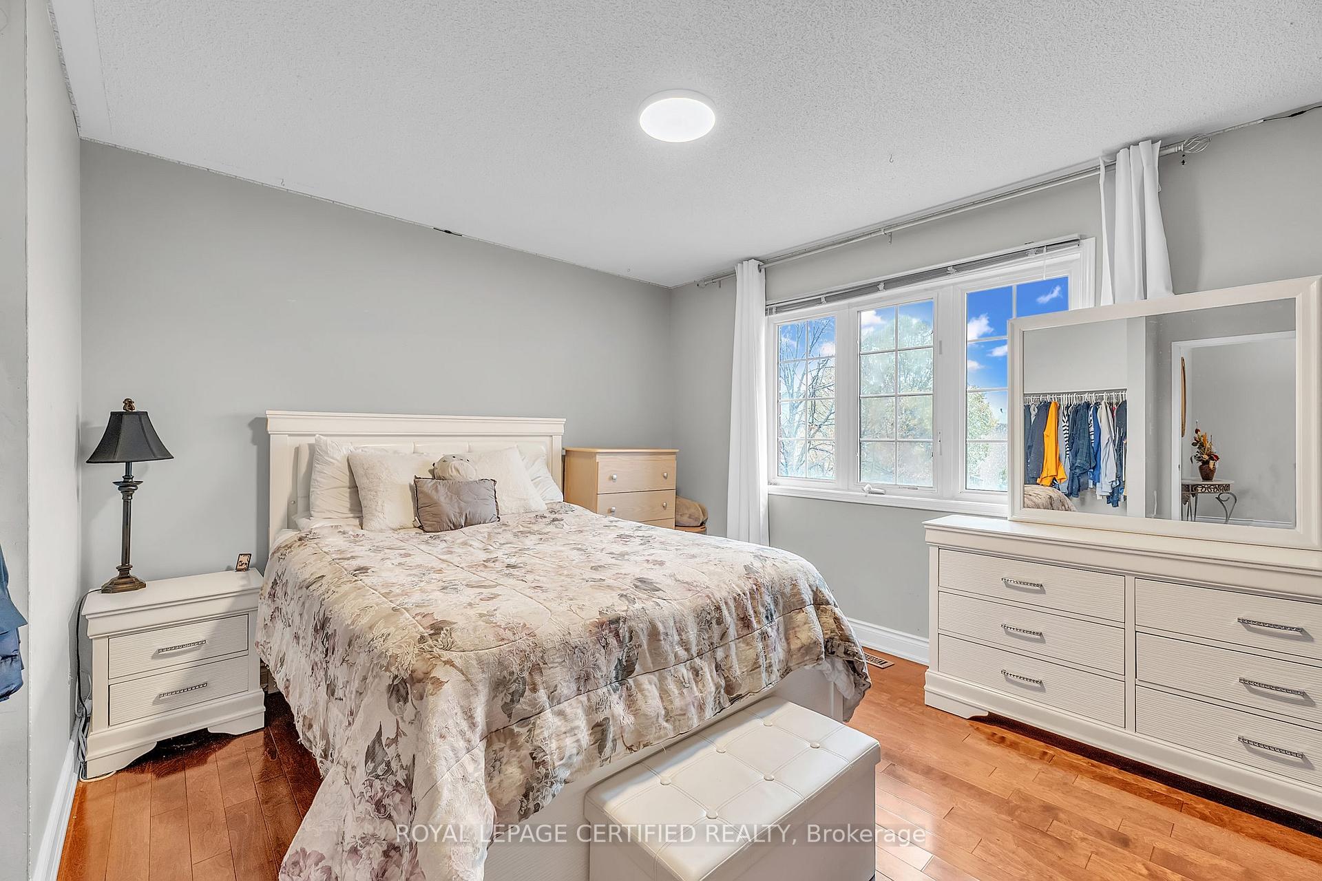 Photo 20 of 17 Chestermere Crescent, Brampton, Fletcher's Meadow — HOMEH