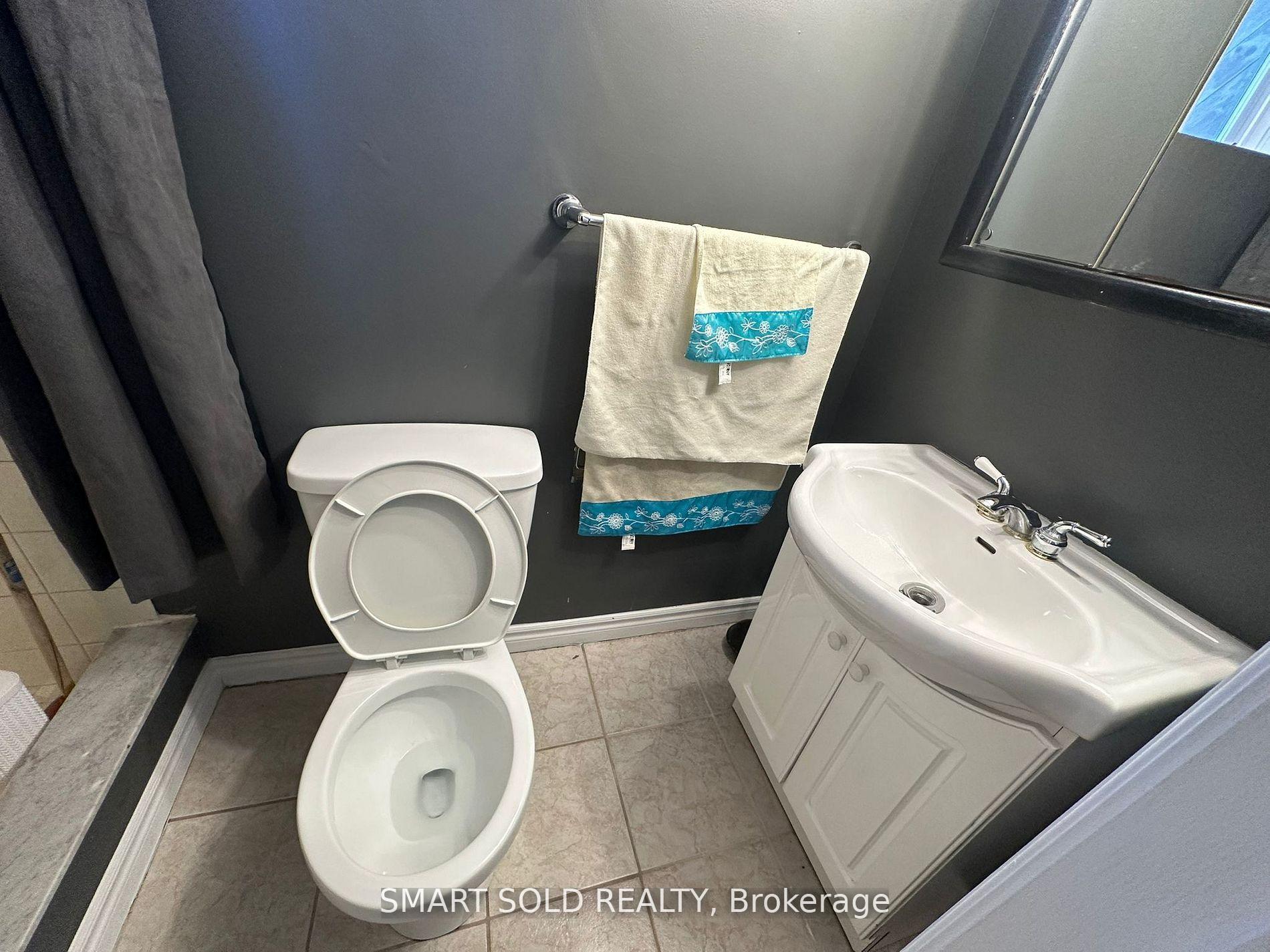 Photo 5 of 41 Maybourne (Basement) Avenue, Scarborough, Clairlea-Birchmount — HOMEH