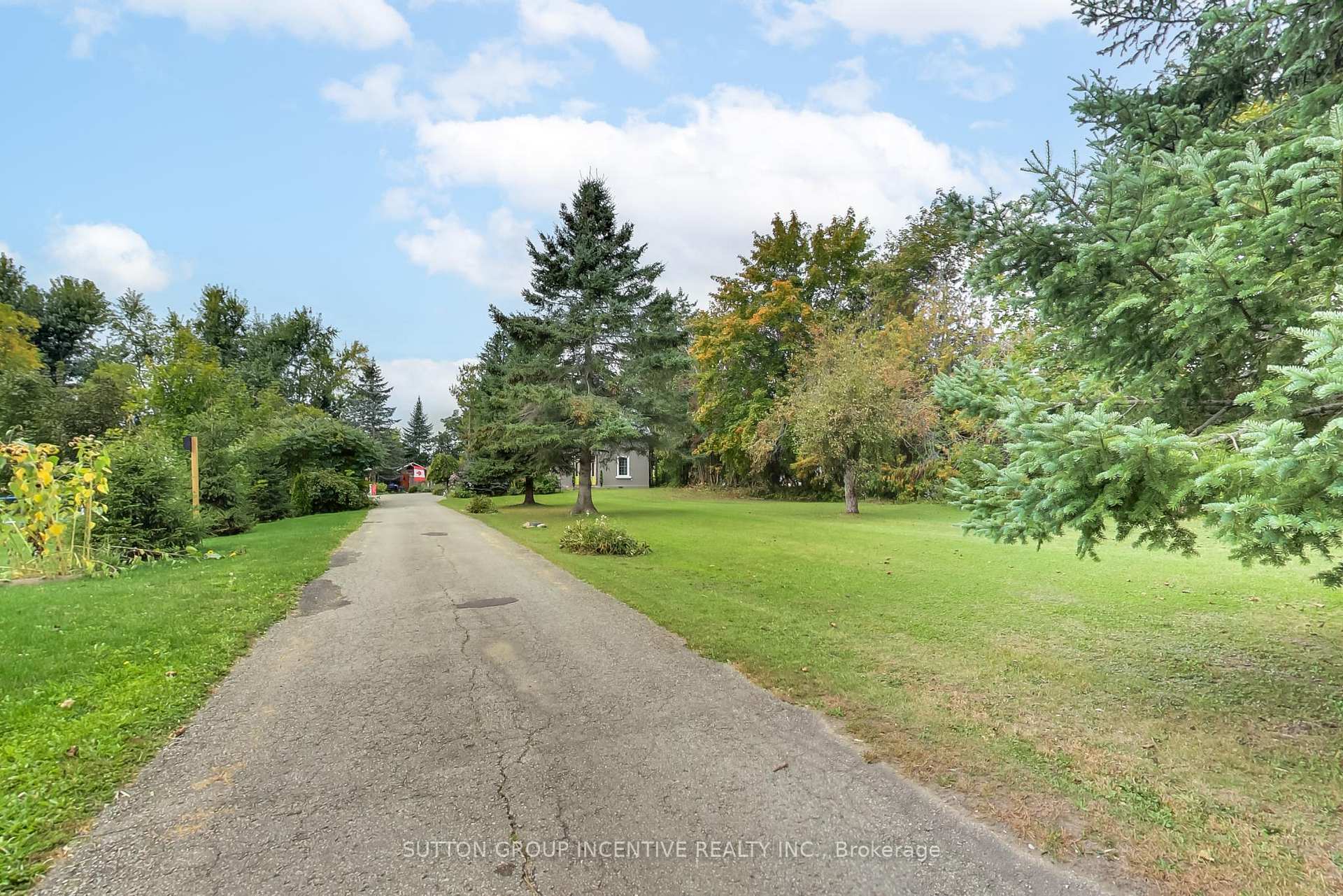 Photo 2 of 1724 Penetanguishe Road, Springwater, Rural Springwater — HOMEH