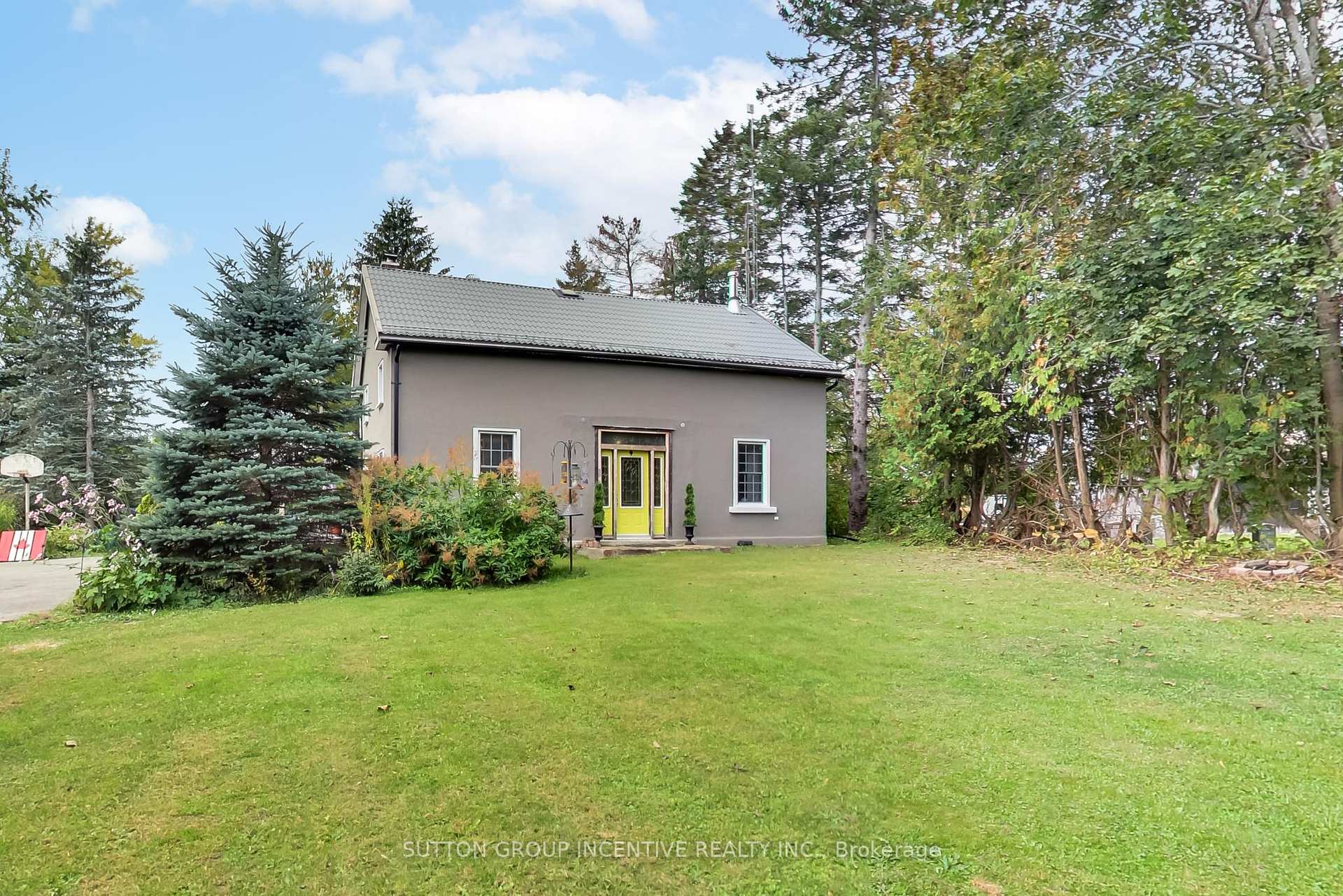 Photo 3 of 1724 Penetanguishe Road, Springwater, Rural Springwater — HOMEH