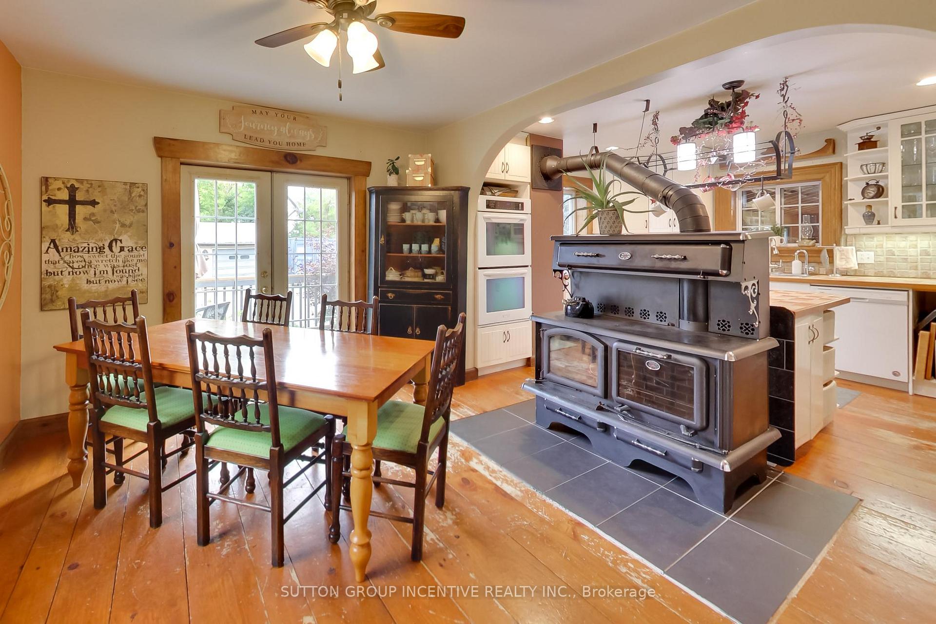 Photo 9 of 1724 Penetanguishe Road, Springwater, Rural Springwater — HOMEH