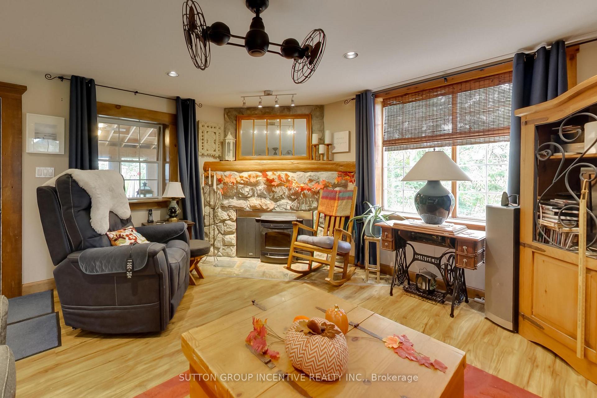 Photo 14 of 1724 Penetanguishe Road, Springwater, Rural Springwater — HOMEH