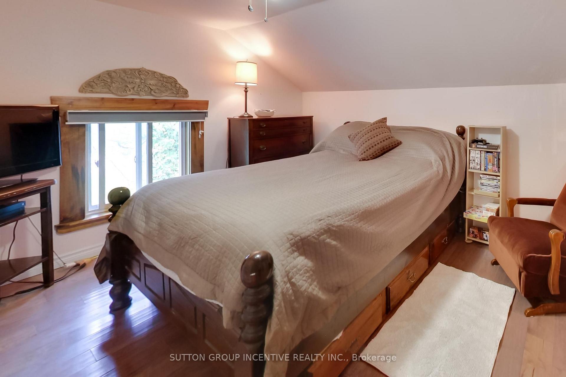 Photo 22 of 1724 Penetanguishe Road, Springwater, Rural Springwater — HOMEH