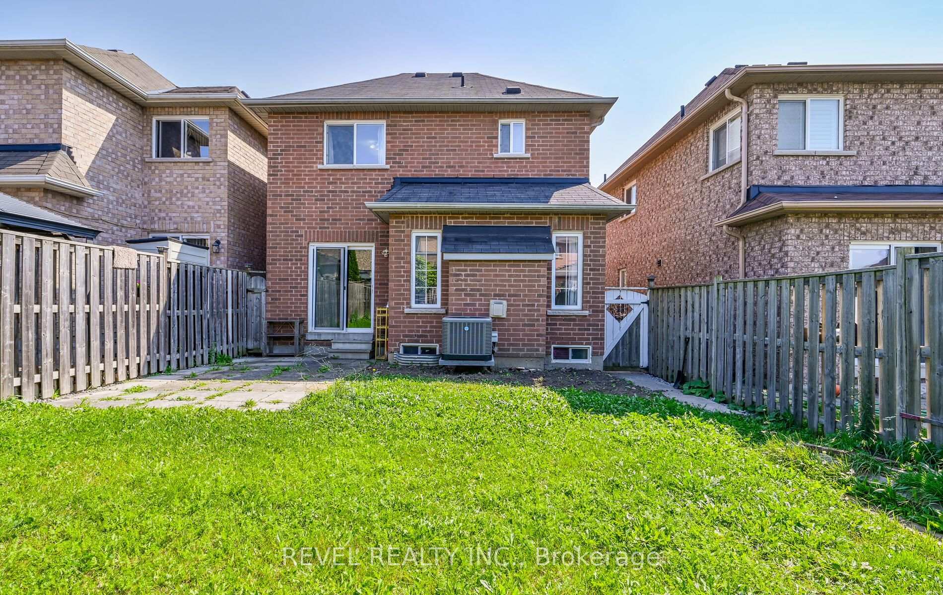 Photo 31 of 91 Oceanpearl Crescent, Whitby, Blue Grass Meadows — HOMEH
