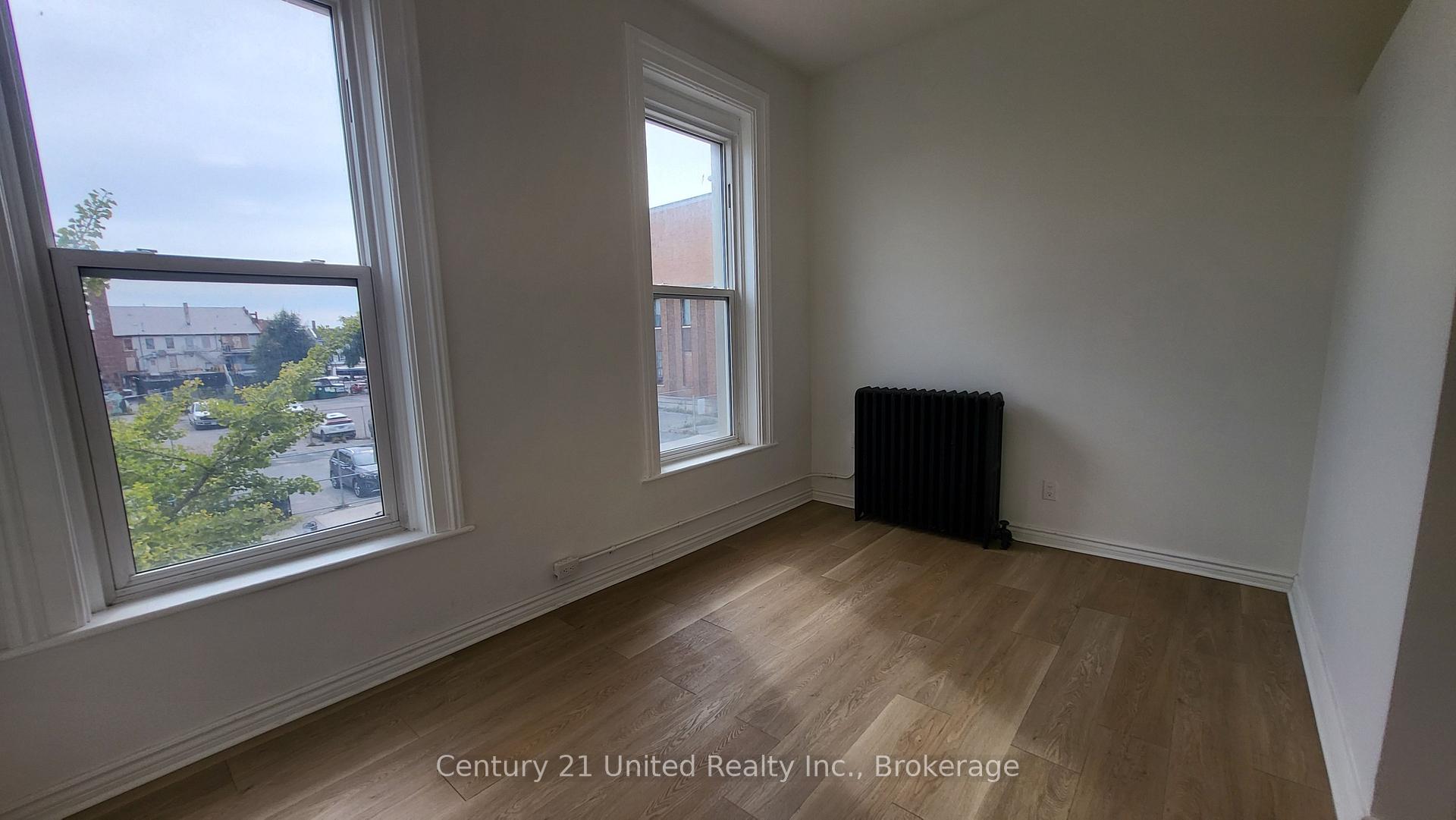 Photo 6 of Unit 11, 172.5 Hunter Street W, Peterborough, Town Ward 3 — HOMEH