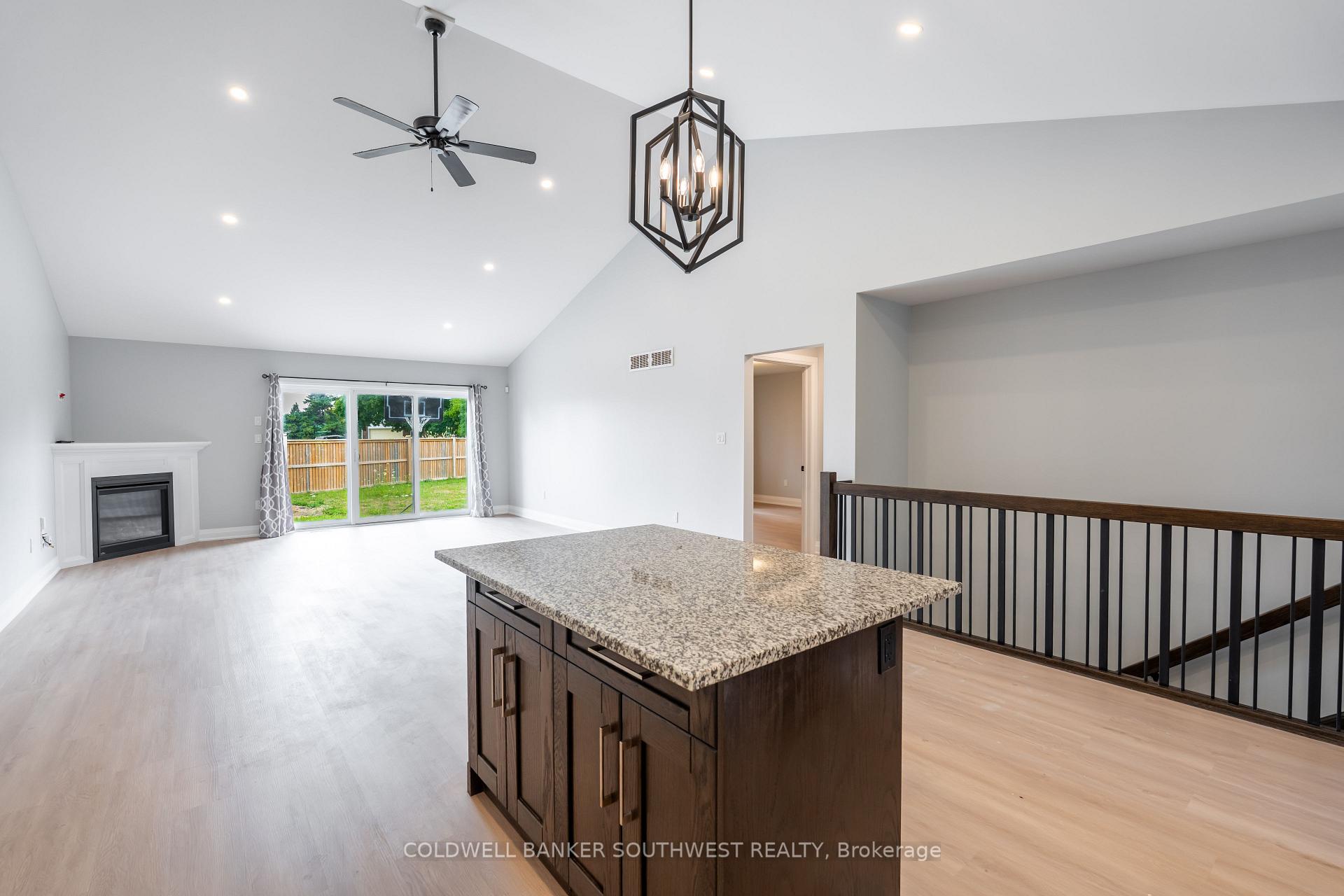 Photo 8 of 709 Ferdinands Crescent, Sarnia — HOMEH
