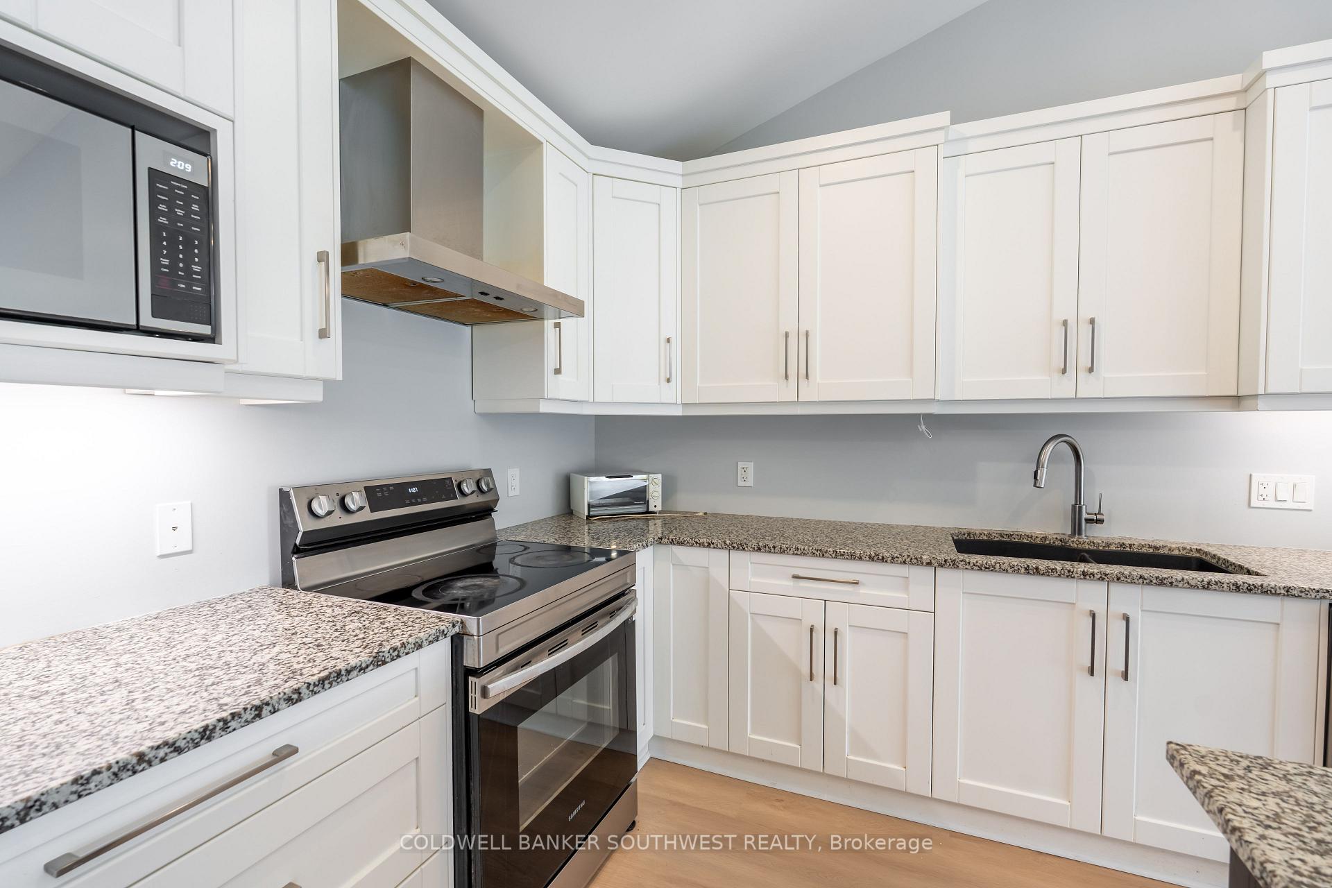 Photo 9 of 709 Ferdinands Crescent, Sarnia — HOMEH