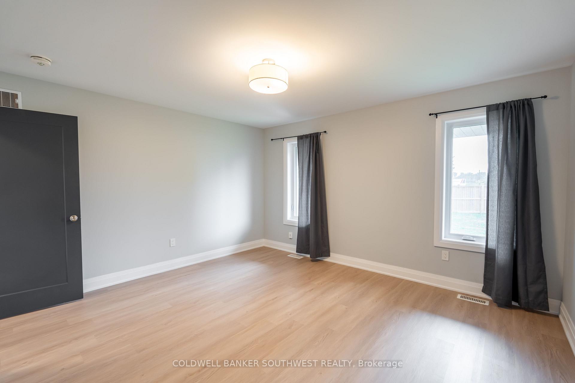 Photo 15 of 709 Ferdinands Crescent, Sarnia — HOMEH