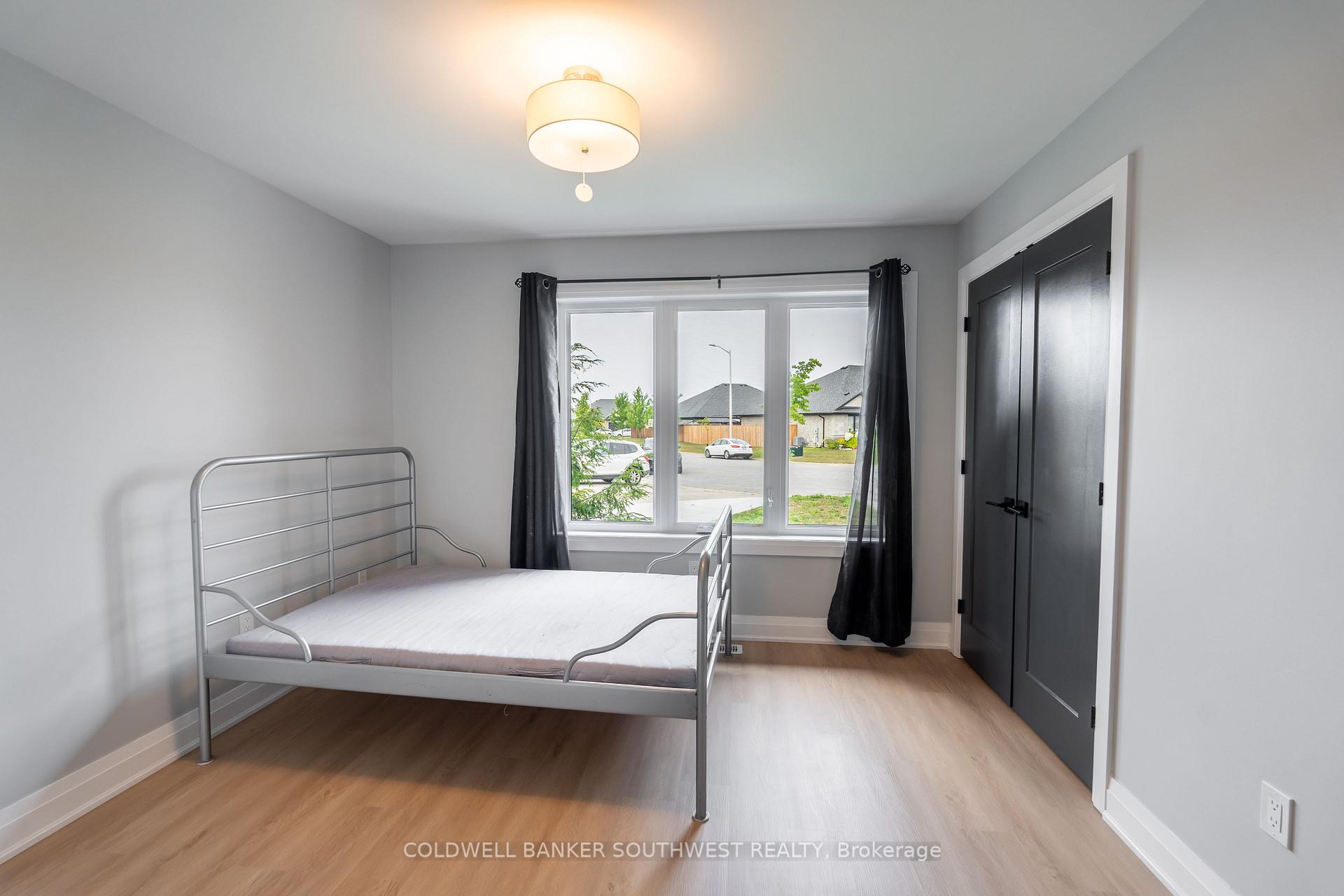 Photo 18 of 709 Ferdinands Crescent, Sarnia — HOMEH