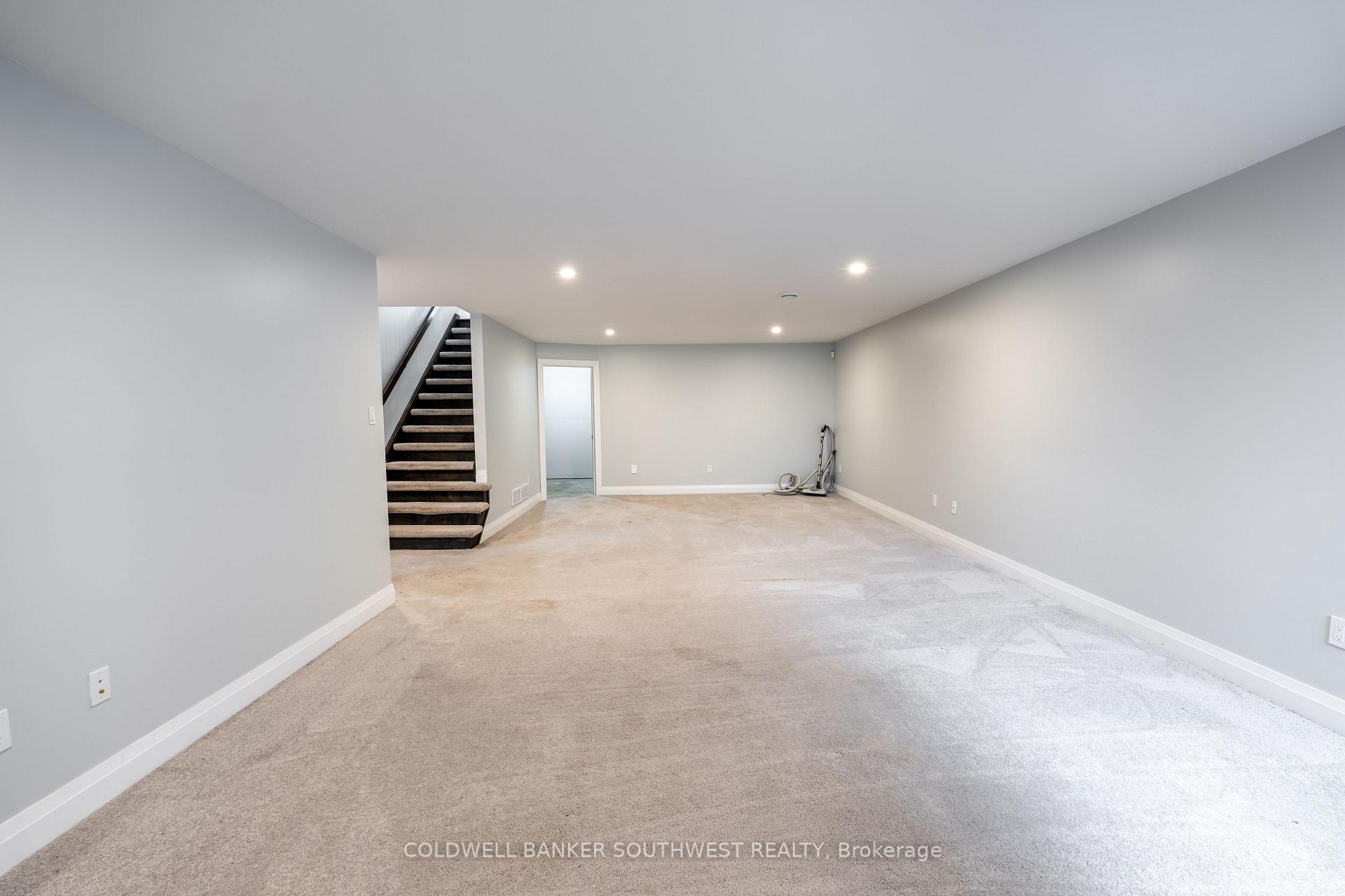Photo 24 of 709 Ferdinands Crescent, Sarnia — HOMEH