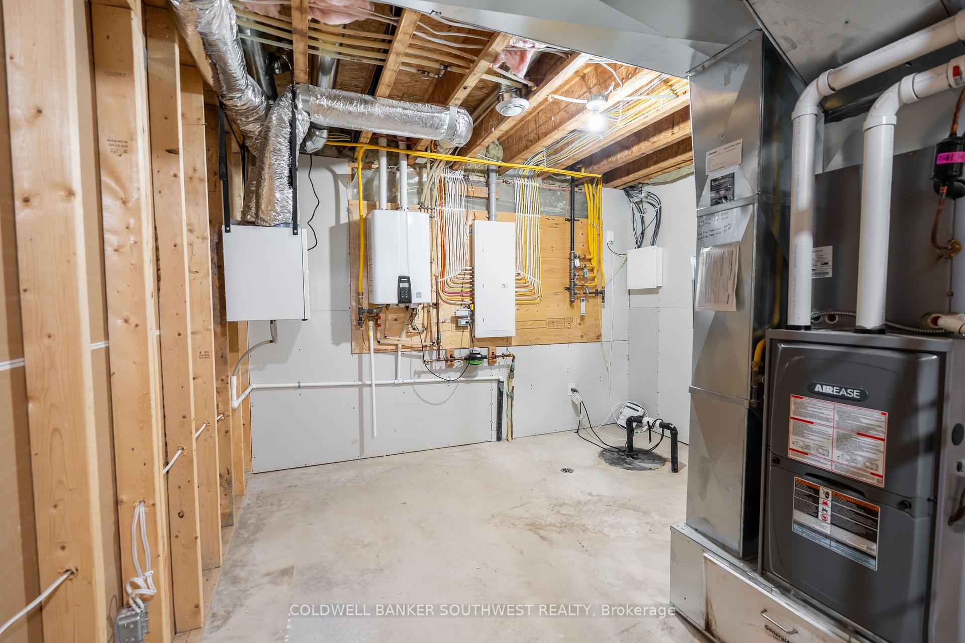 Photo 31 of 709 Ferdinands Crescent, Sarnia — HOMEH