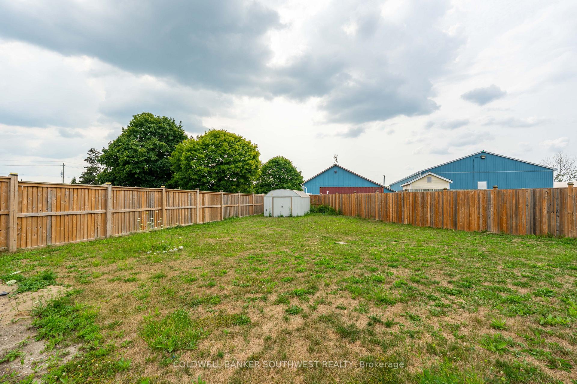 Photo 32 of 709 Ferdinands Crescent, Sarnia — HOMEH