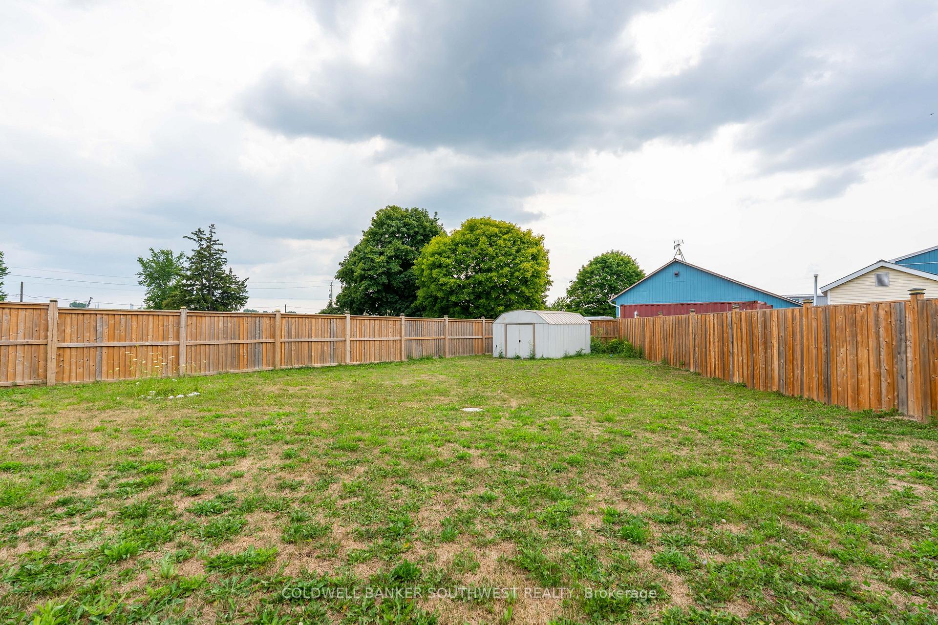 Photo 34 of 709 Ferdinands Crescent, Sarnia — HOMEH