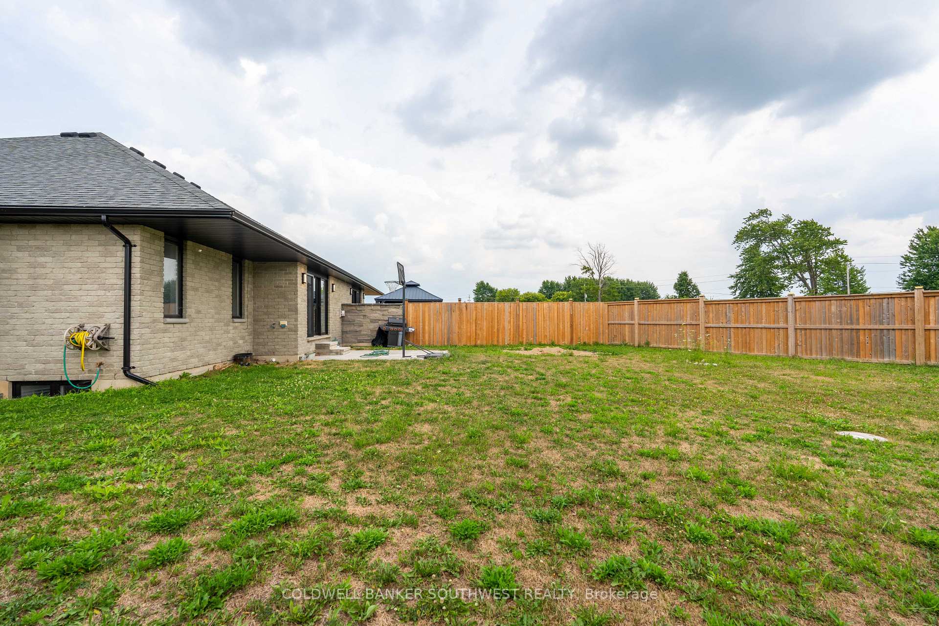 Photo 35 of 709 Ferdinands Crescent, Sarnia — HOMEH