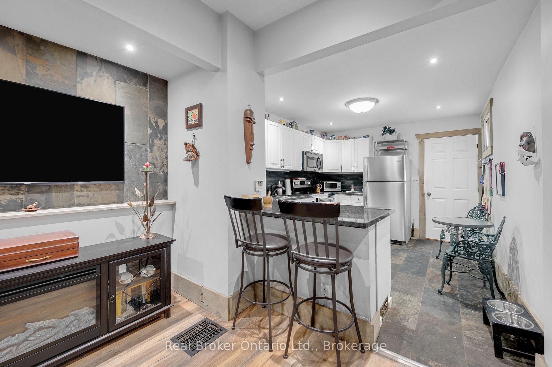 Photo 11 of 466 Cannon Street E, Hamilton, Gibson — HOMEH
