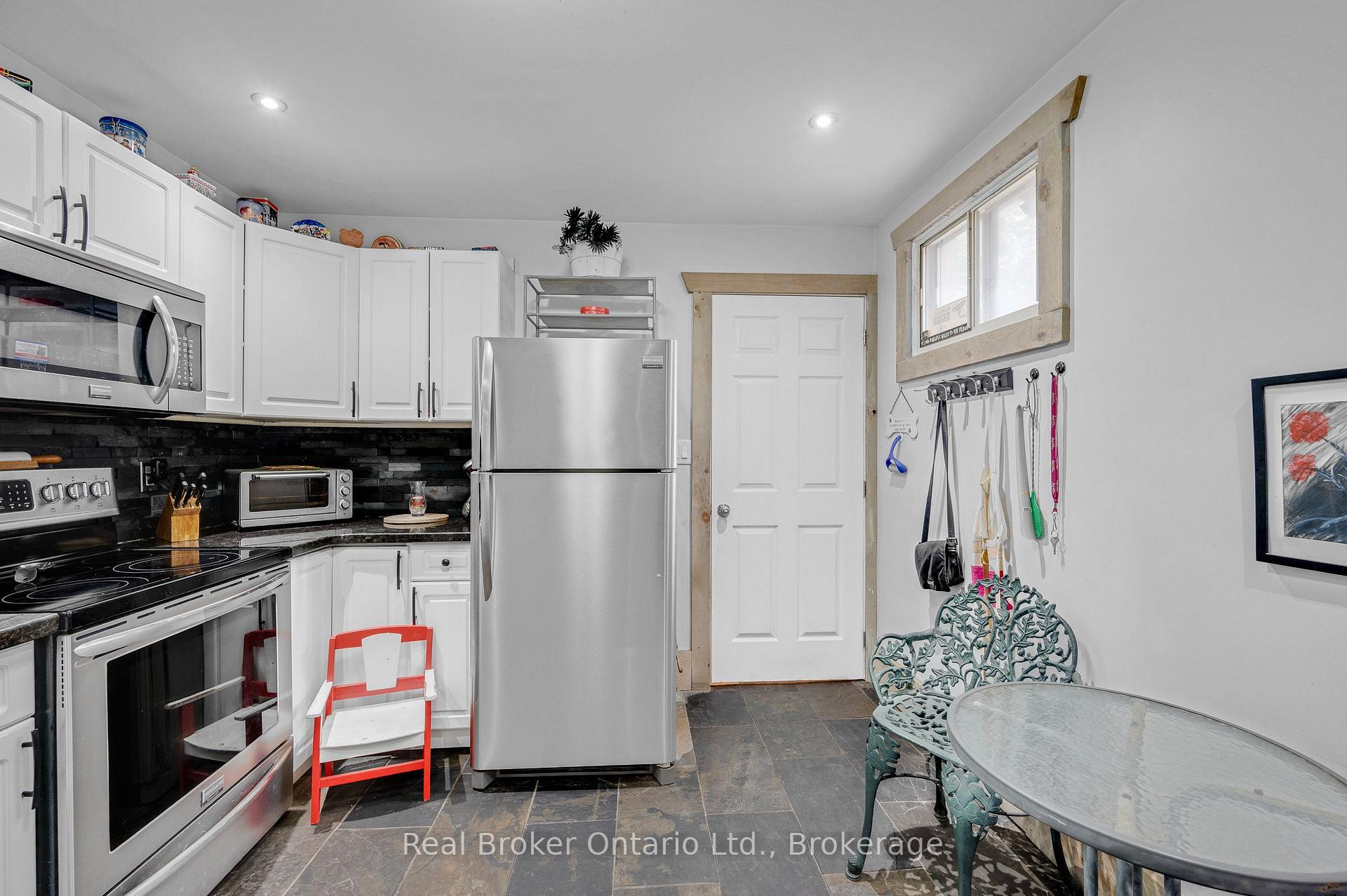Photo 12 of 466 Cannon Street E, Hamilton, Gibson — HOMEH