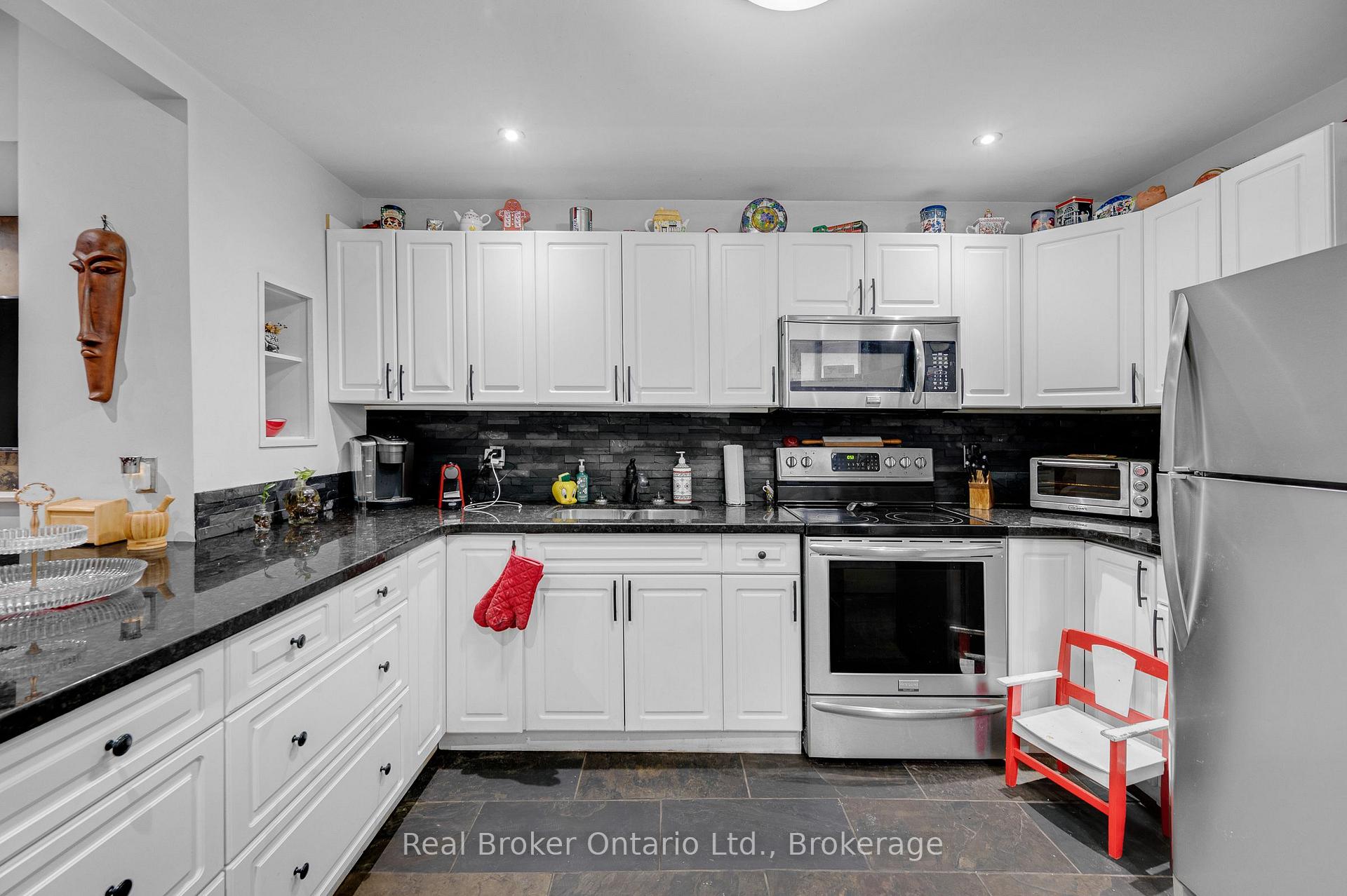 Photo 13 of 466 Cannon Street E, Hamilton, Gibson — HOMEH