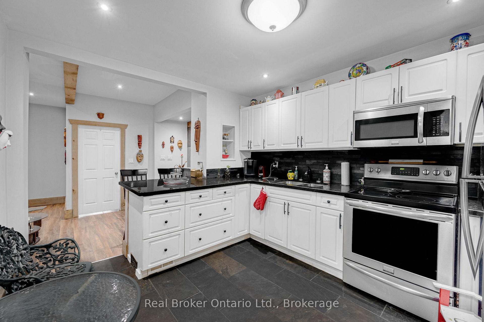 Photo 14 of 466 Cannon Street E, Hamilton, Gibson — HOMEH