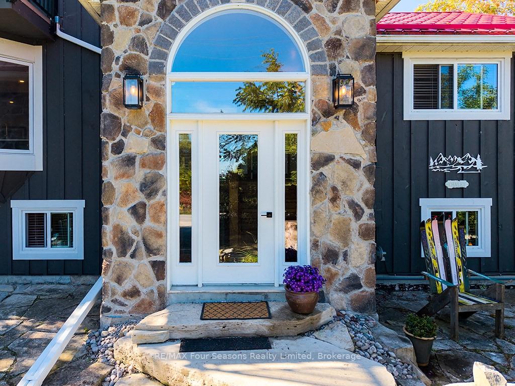 Photo 6 of 190 Lakeshore Road E, Blue Mountains — HOMEH