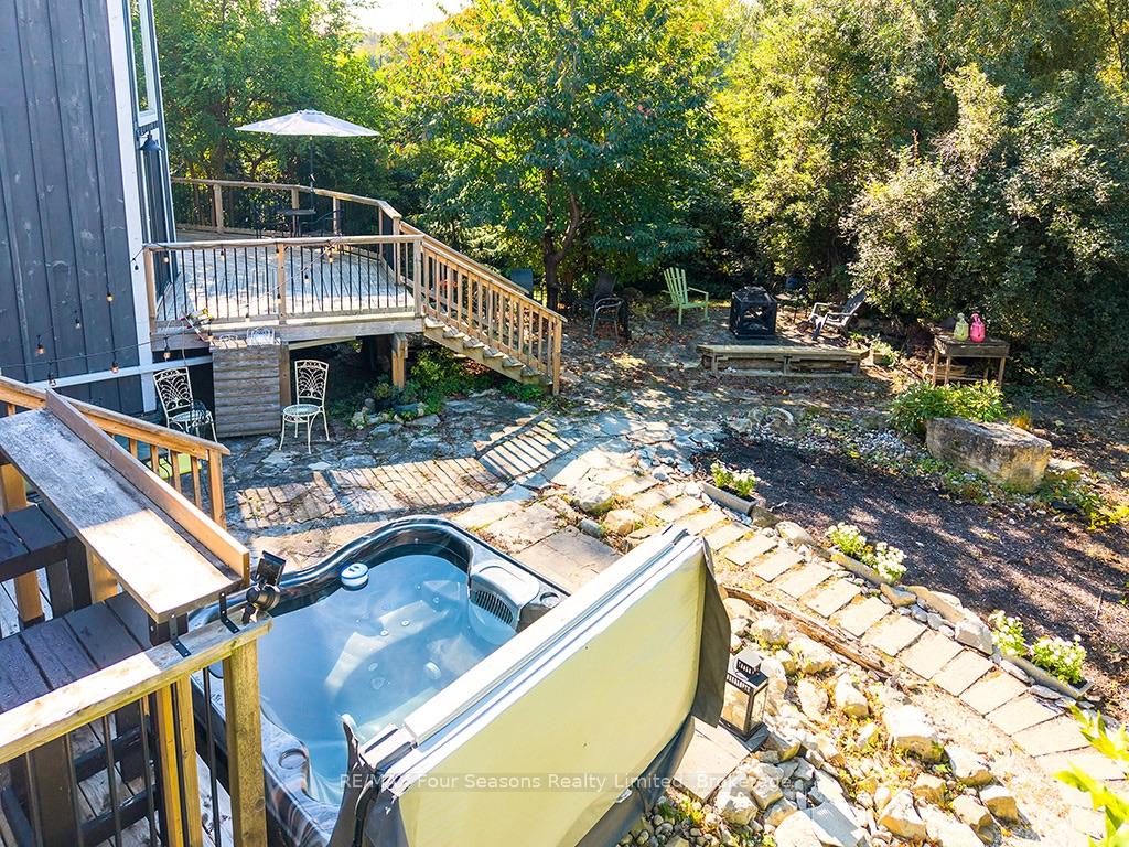 Photo 24 of 190 Lakeshore Road E, Blue Mountains — HOMEH