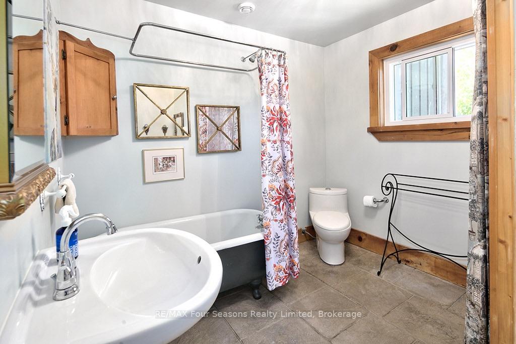 Photo 41 of 190 Lakeshore Road E, Blue Mountains — HOMEH